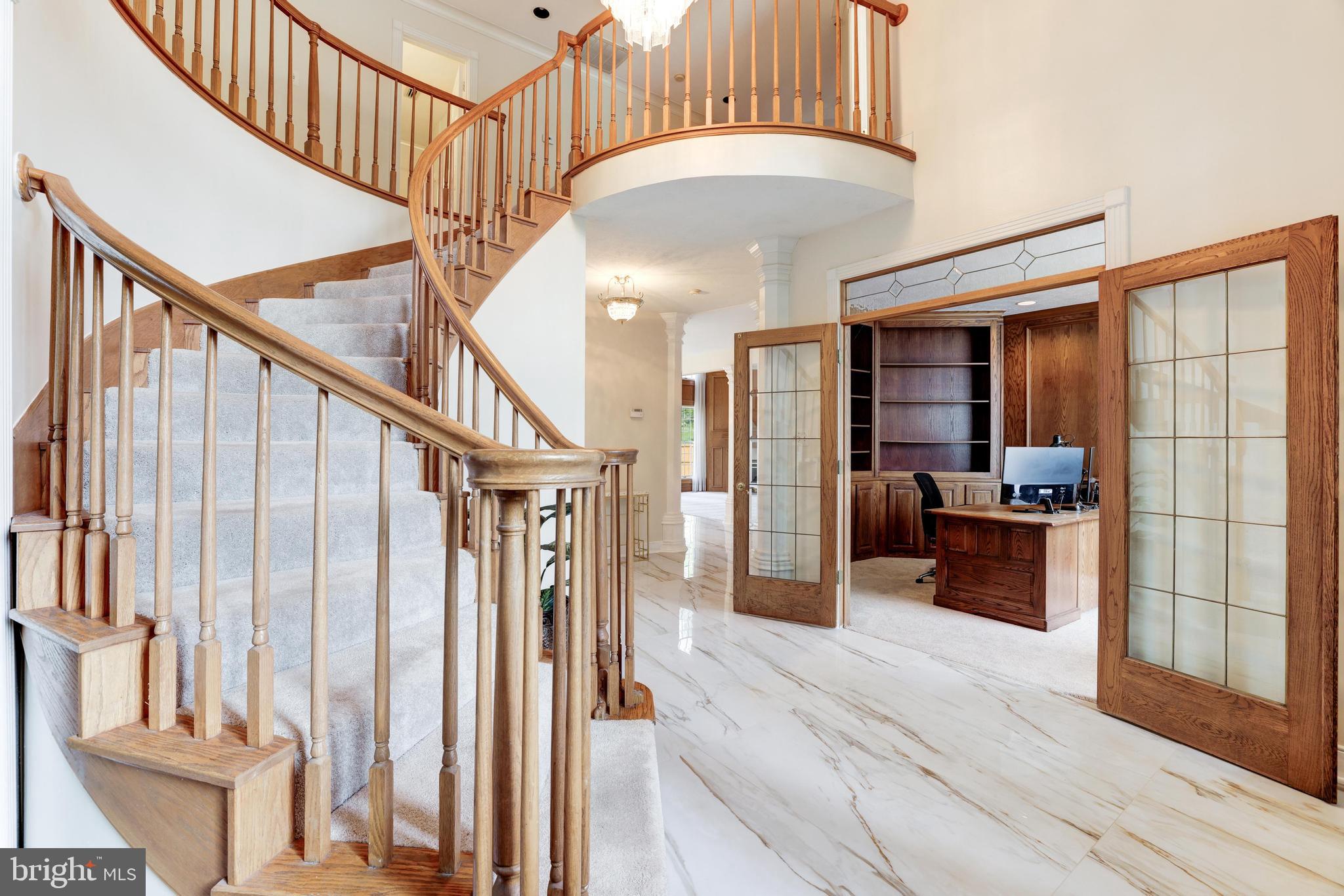 BURKE LAKE MEADOW - Residential