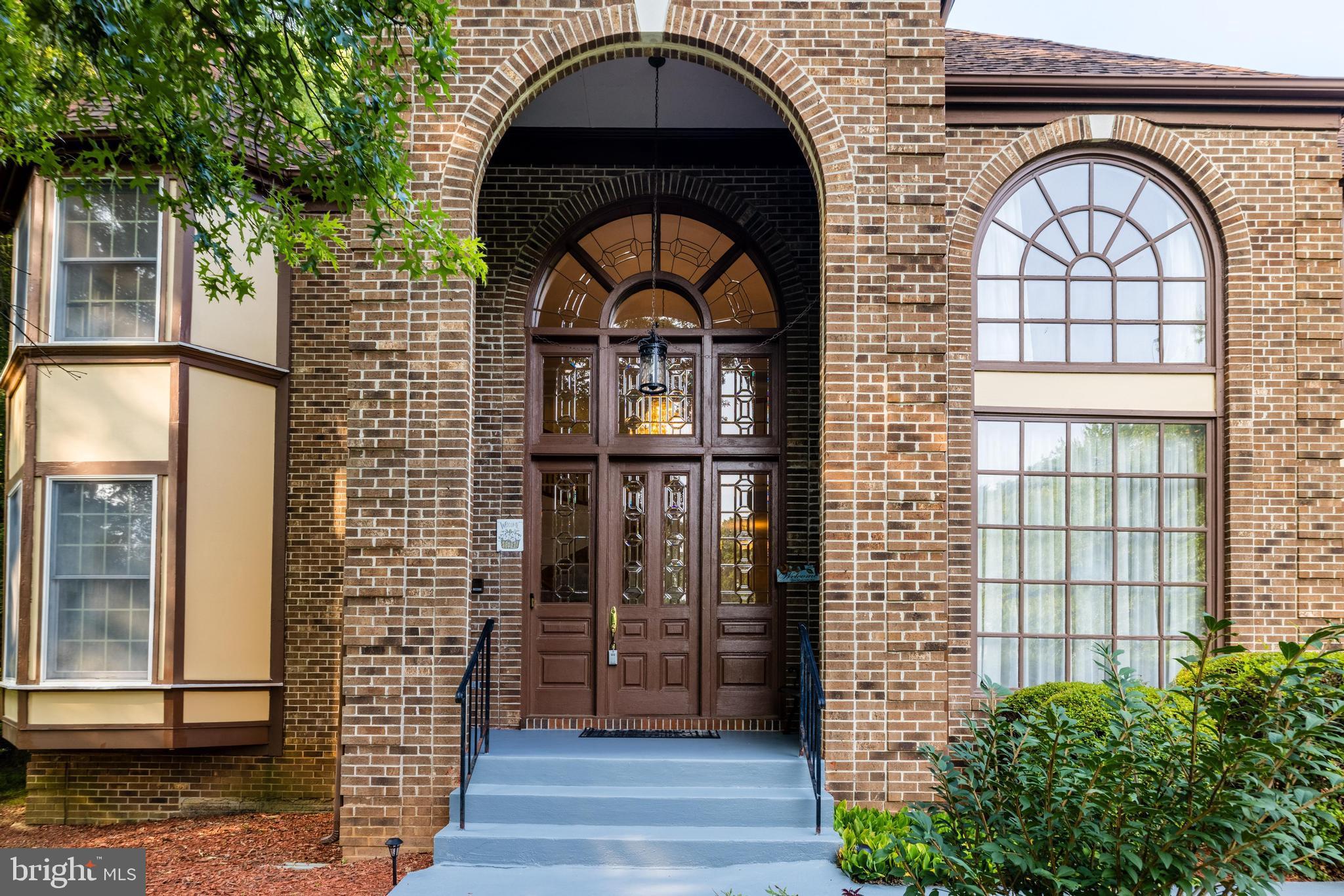 BURKE LAKE MEADOW - Residential