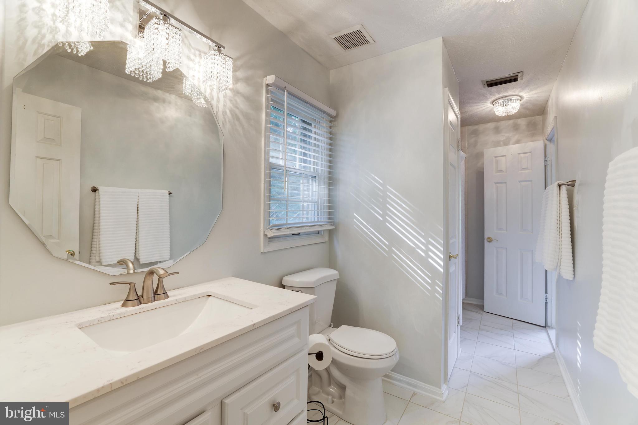 BURKE LAKE MEADOW - Residential