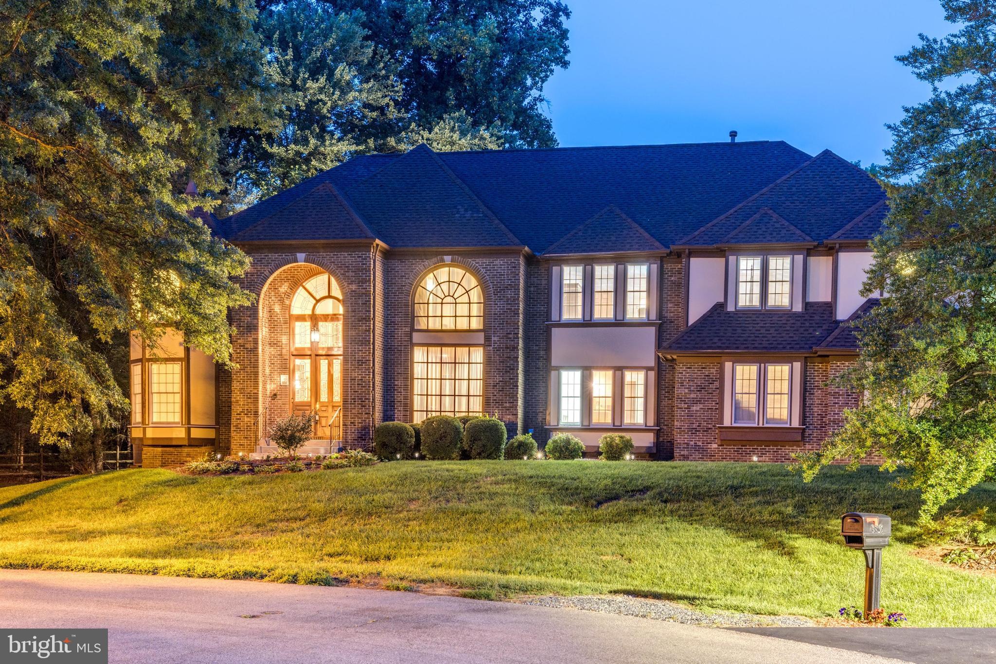 BURKE LAKE MEADOW - Residential