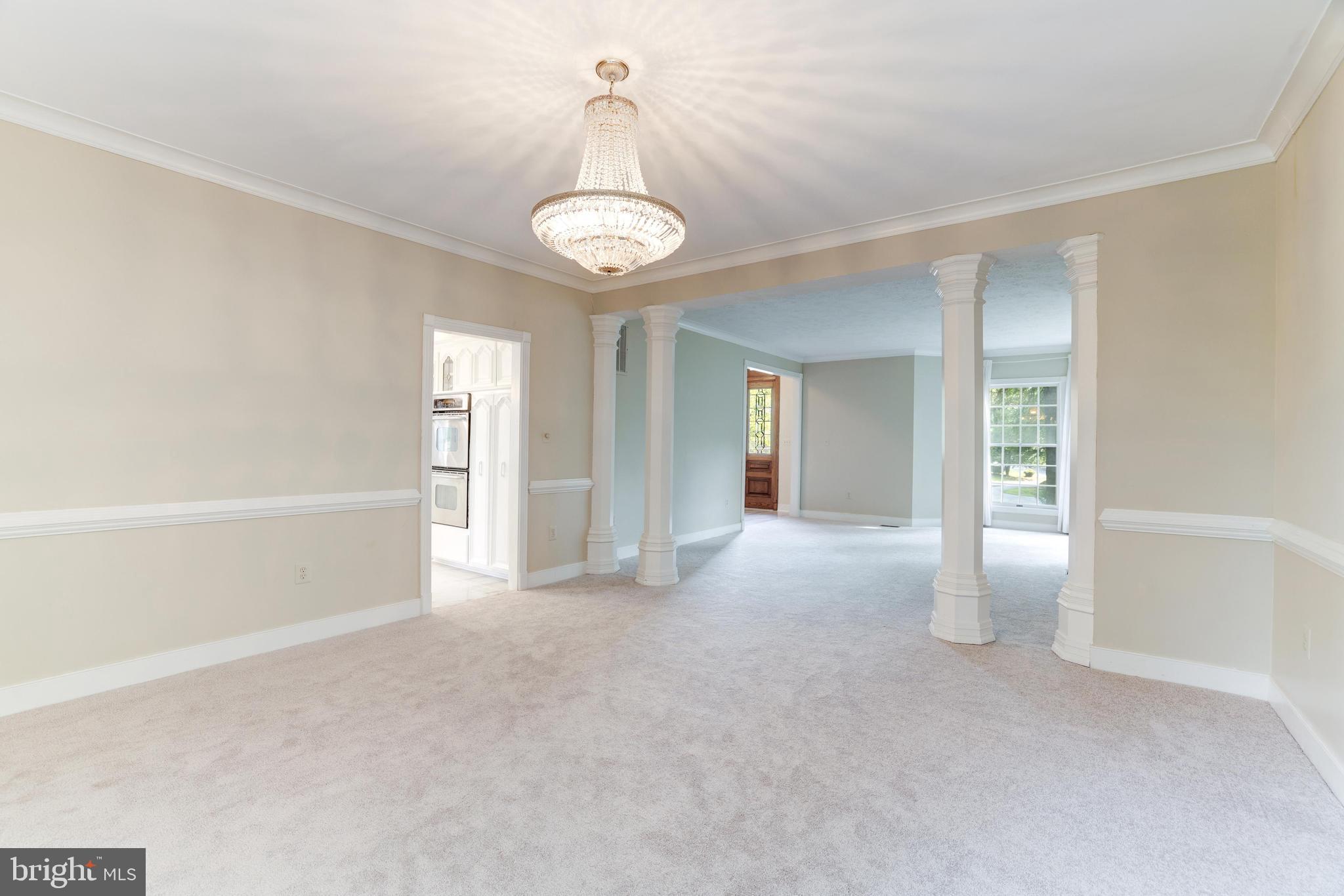 BURKE LAKE MEADOW - Residential