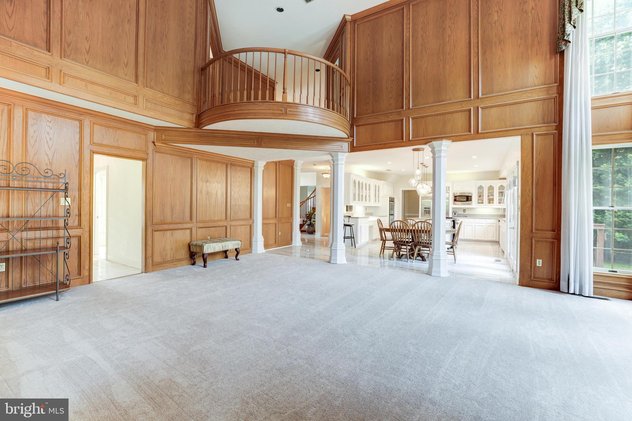 BURKE LAKE MEADOW - Residential