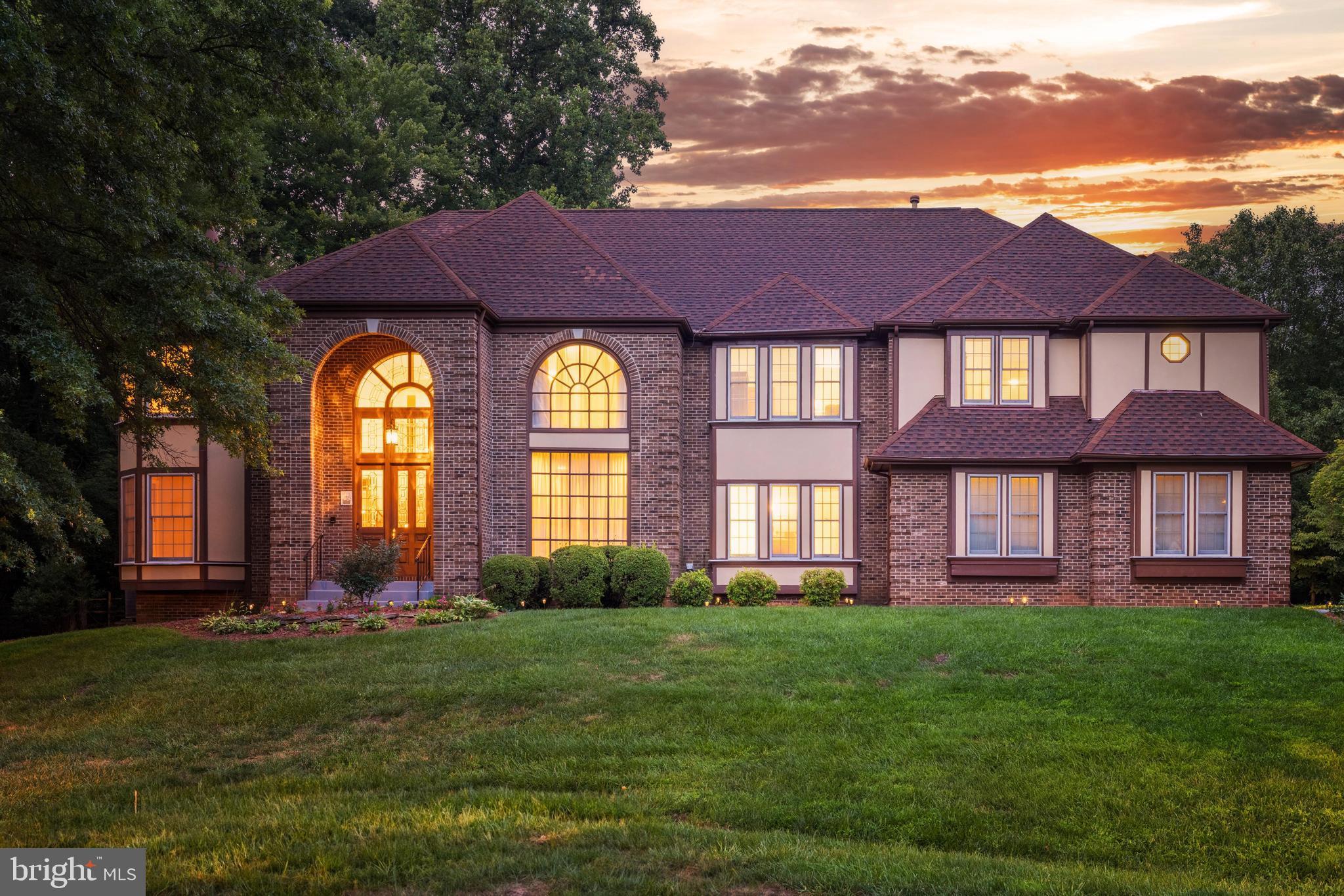 BURKE LAKE MEADOW - Residential