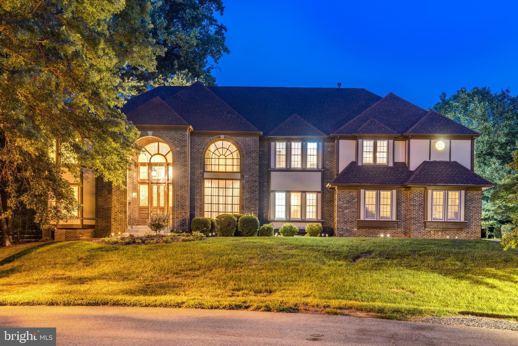 BURKE LAKE MEADOW - Residential