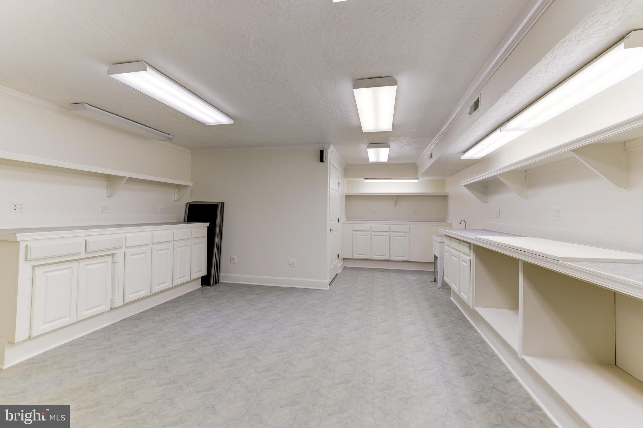 BURKE LAKE MEADOW - Residential