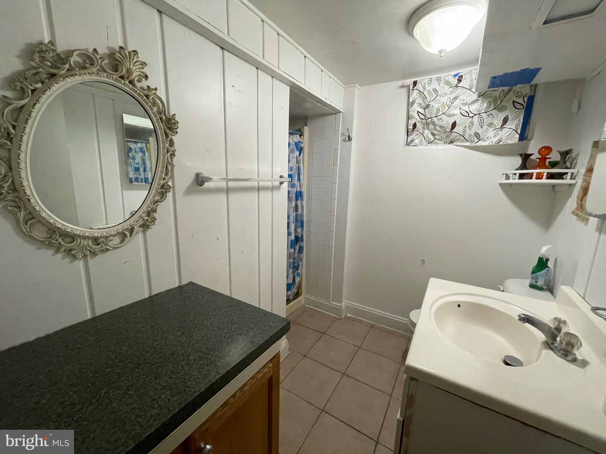 ADELPHI HILLS - Residential