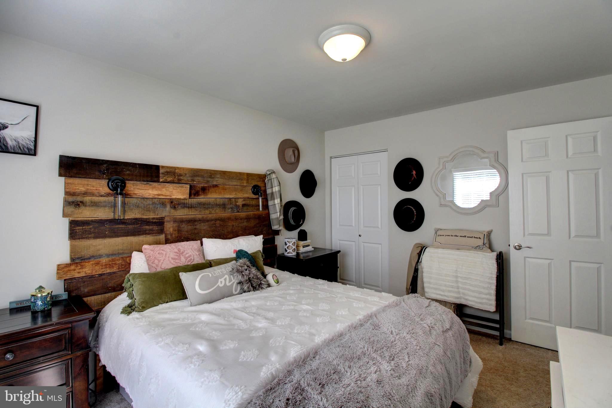 WARRENTON LAKES - Residential