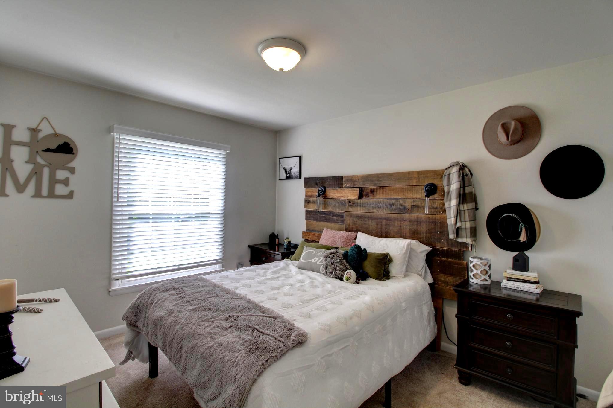 WARRENTON LAKES - Residential