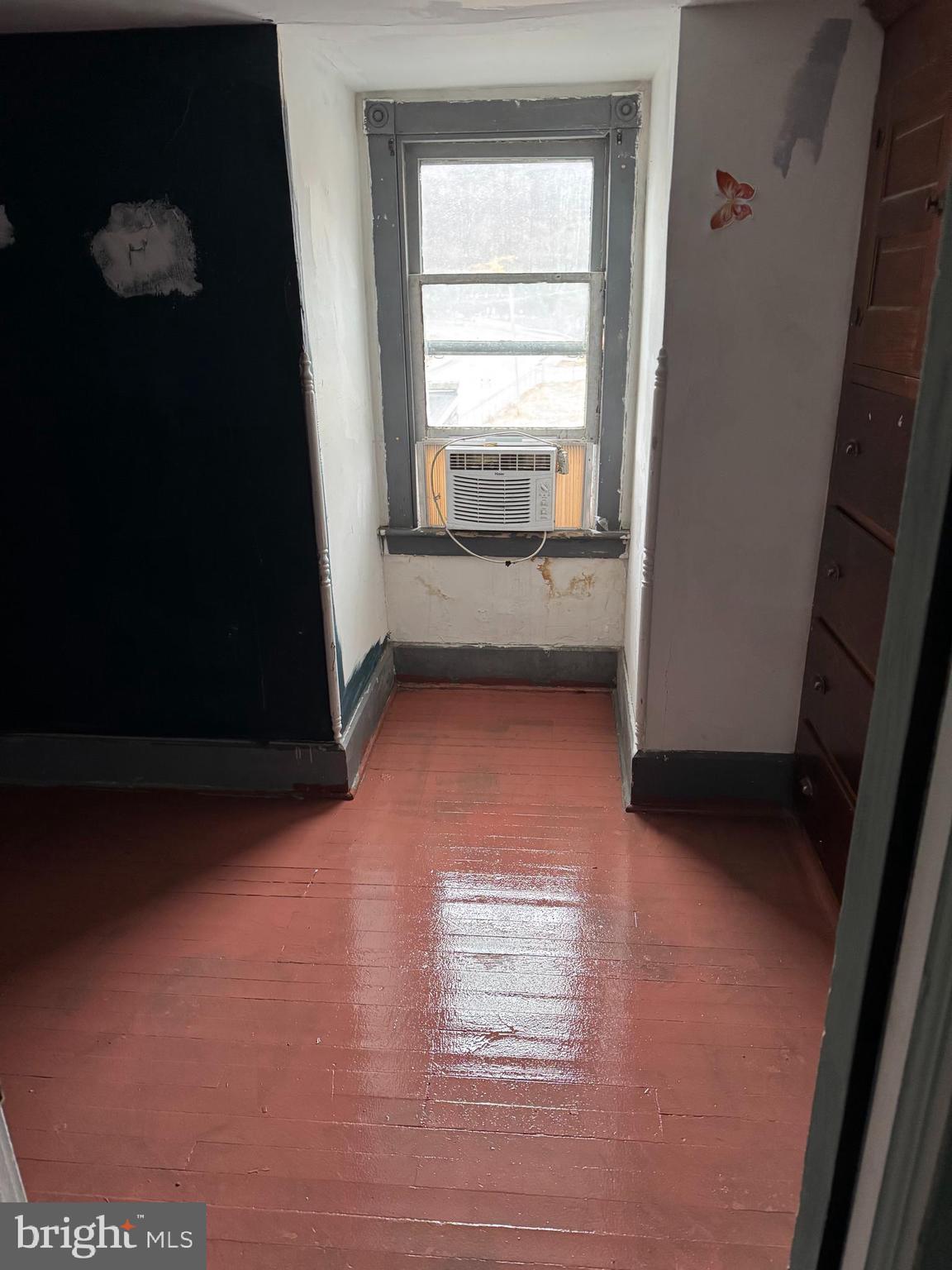 NONE AVAILABEL - Residential