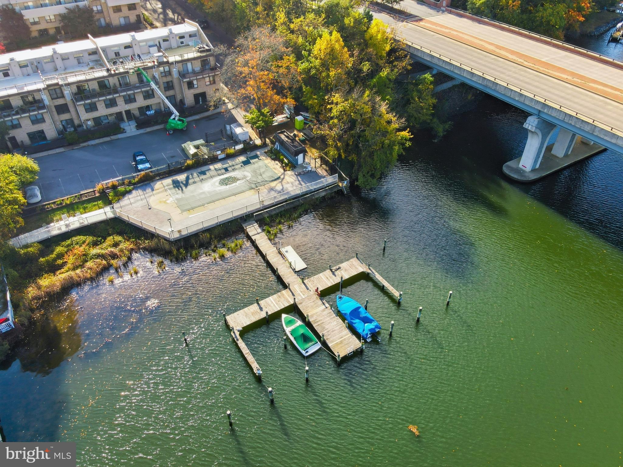 MARINERS COVE - Residential