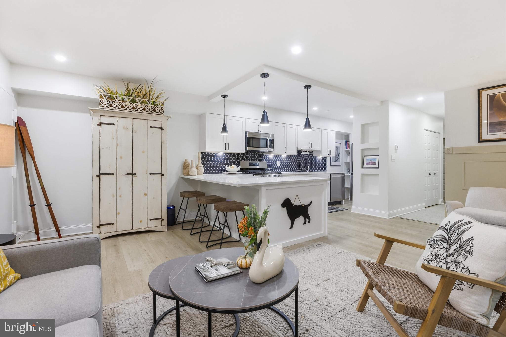 MARINERS COVE - Residential