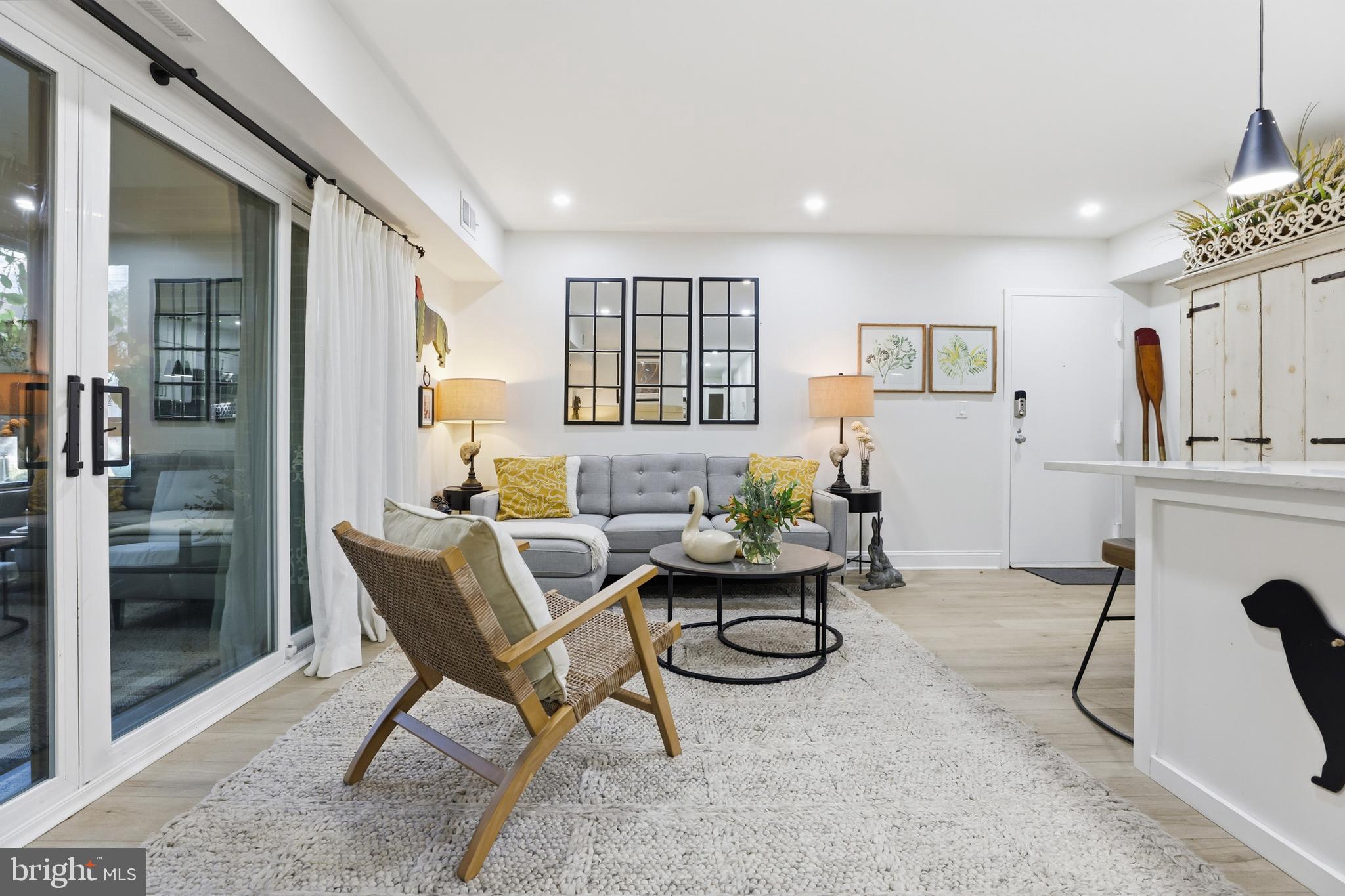 MARINERS COVE - Residential