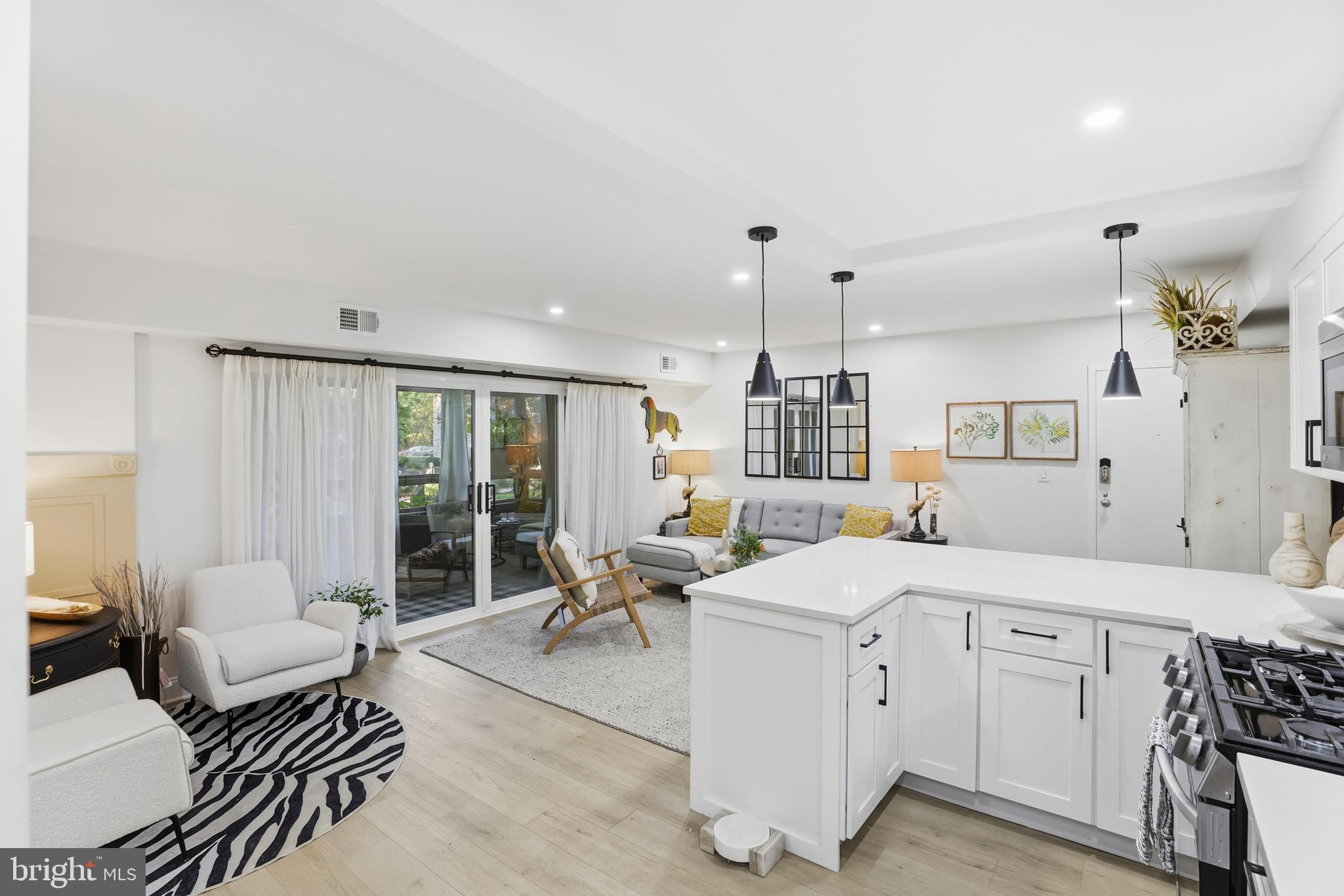 MARINERS COVE - Residential