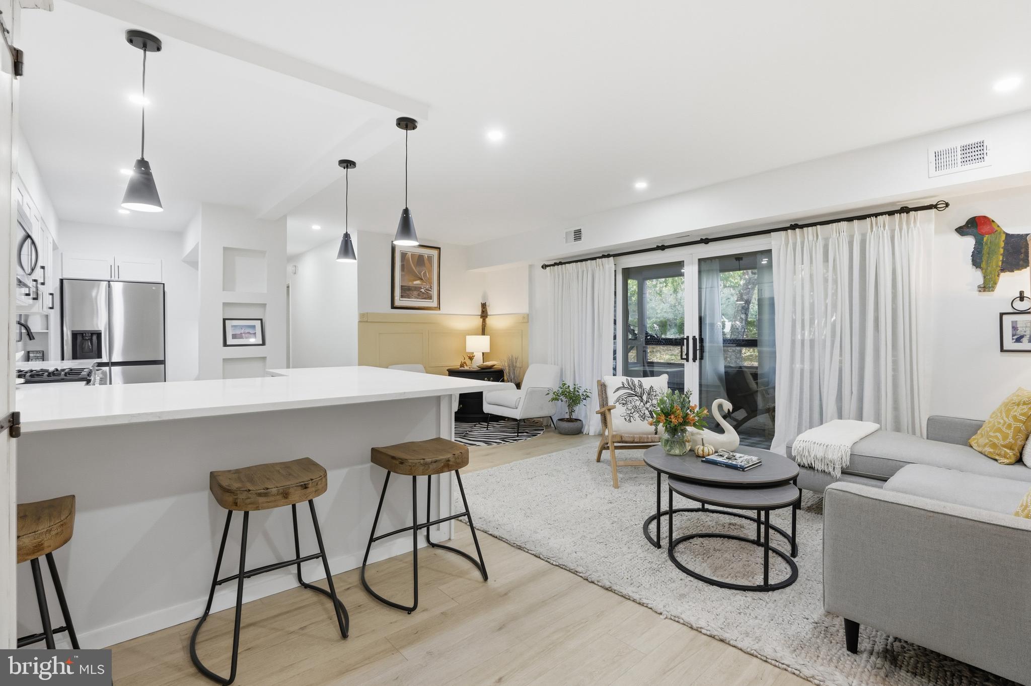 MARINERS COVE - Residential