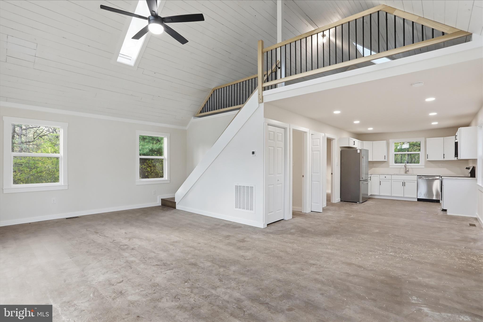 RIVER VIEW - Residential