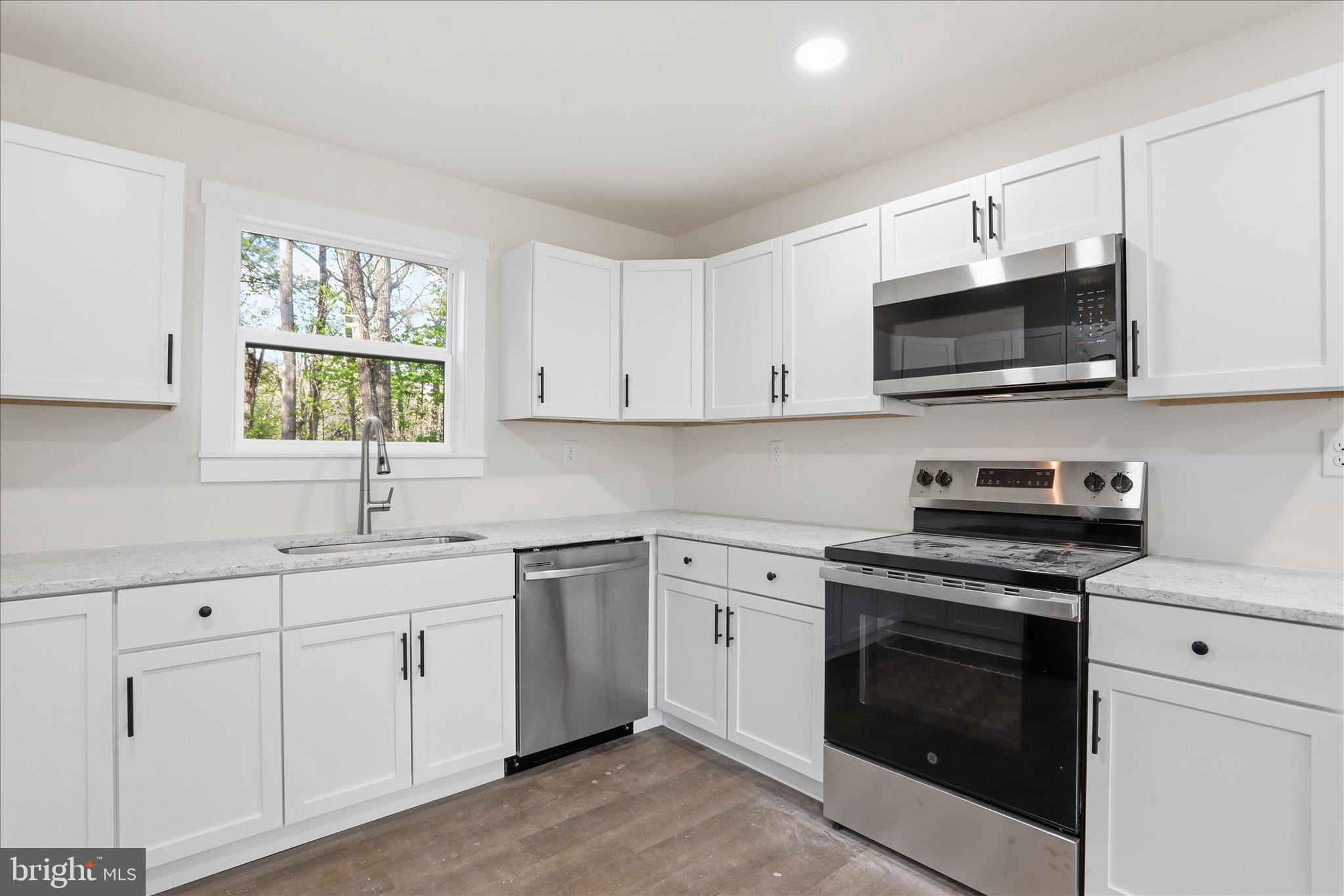 RIVER VIEW - Residential