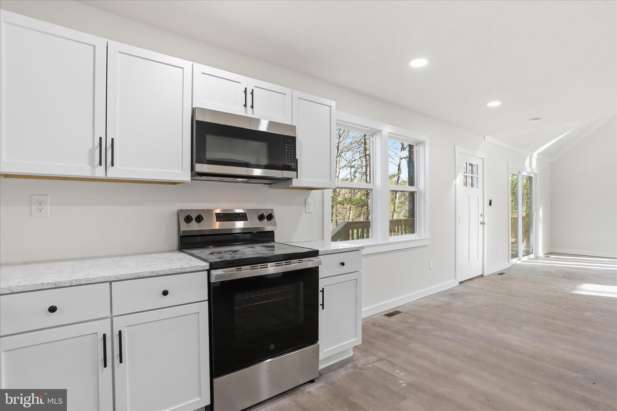 RIVER VIEW - Residential