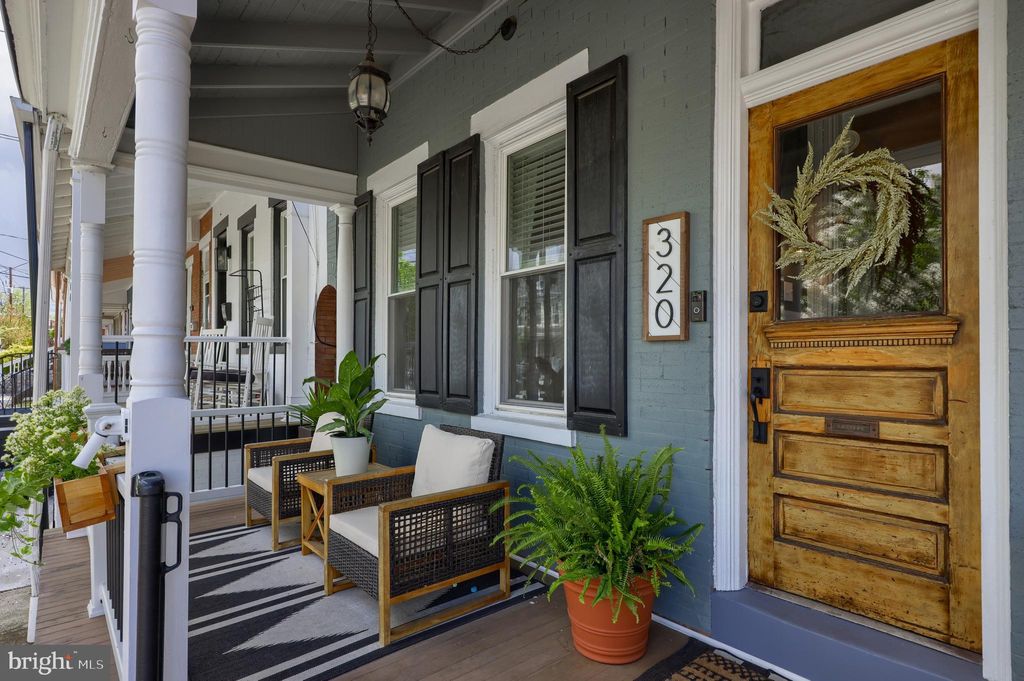 Photo of 320 E New Street, Lancaster, PA 17602 (MLS # PALA2050078)