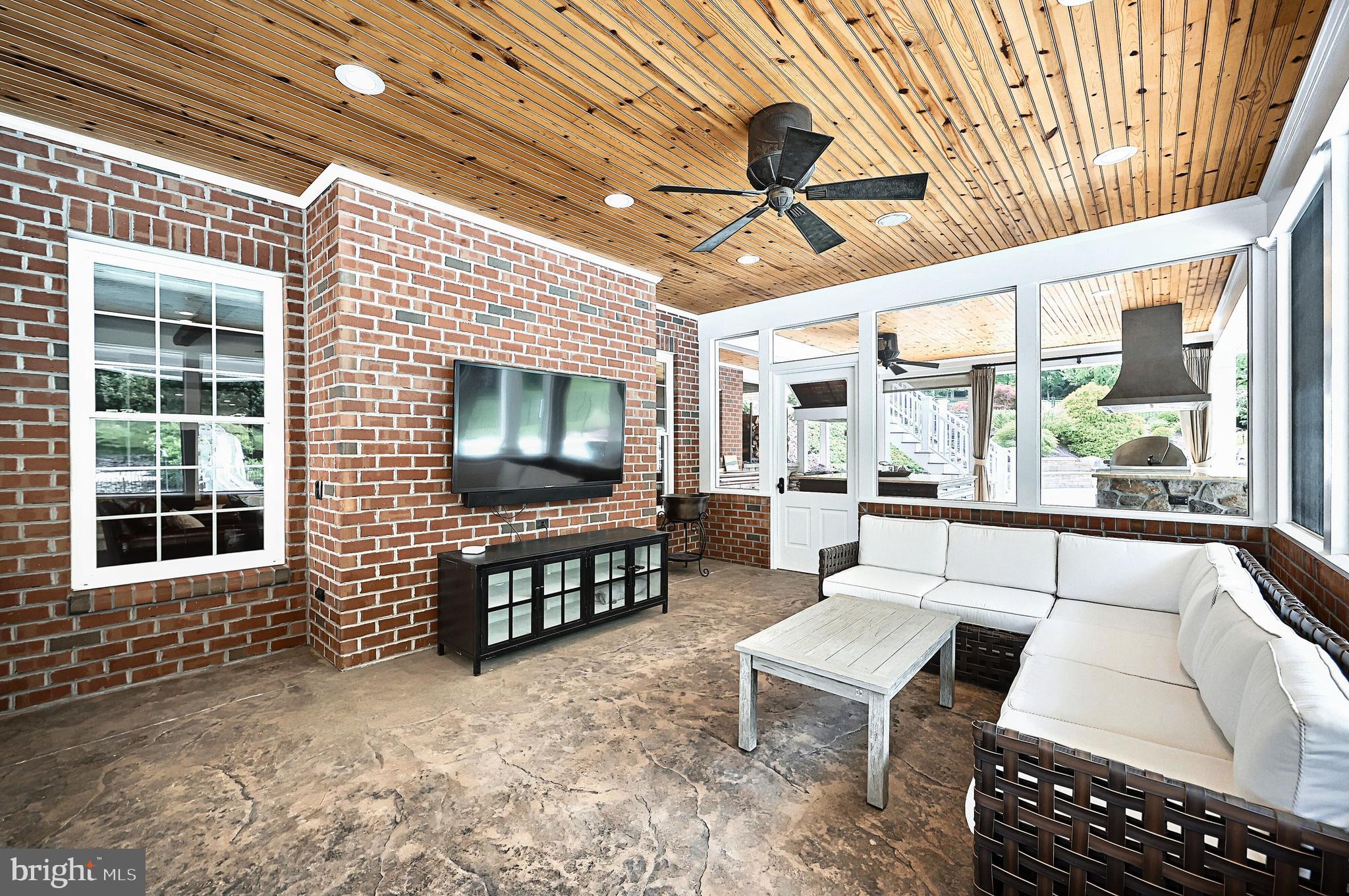 ROSENMILLER FARMS - Residential