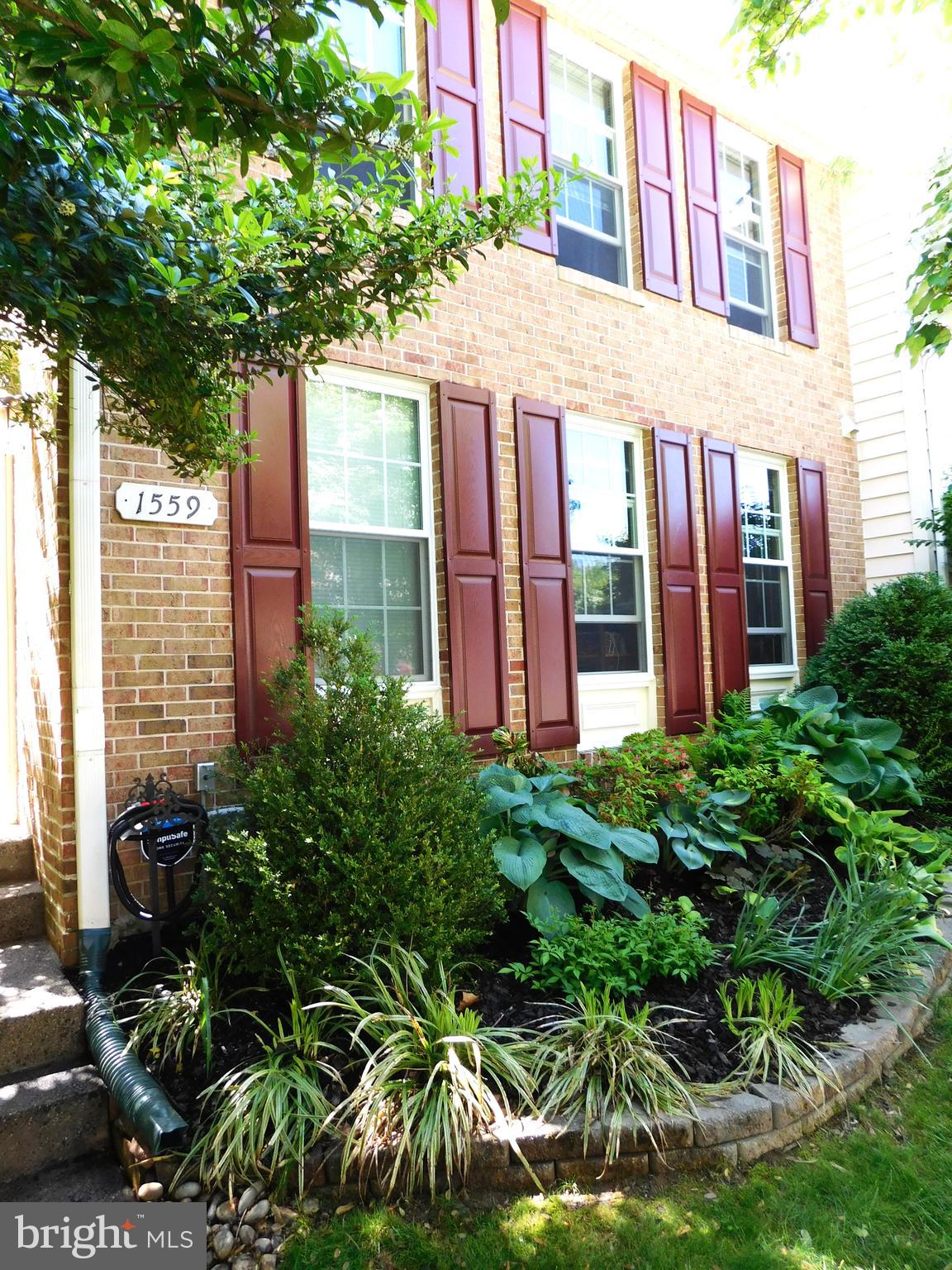 1559 AUTUMN RIDGE CIRCLE