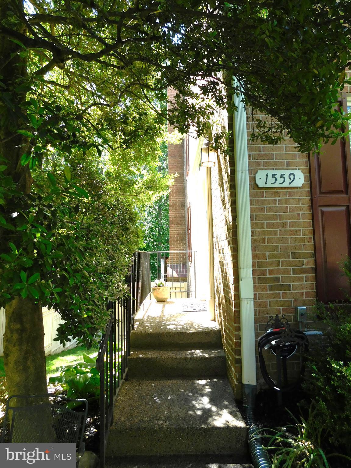 1559 AUTUMN RIDGE CIRCLE