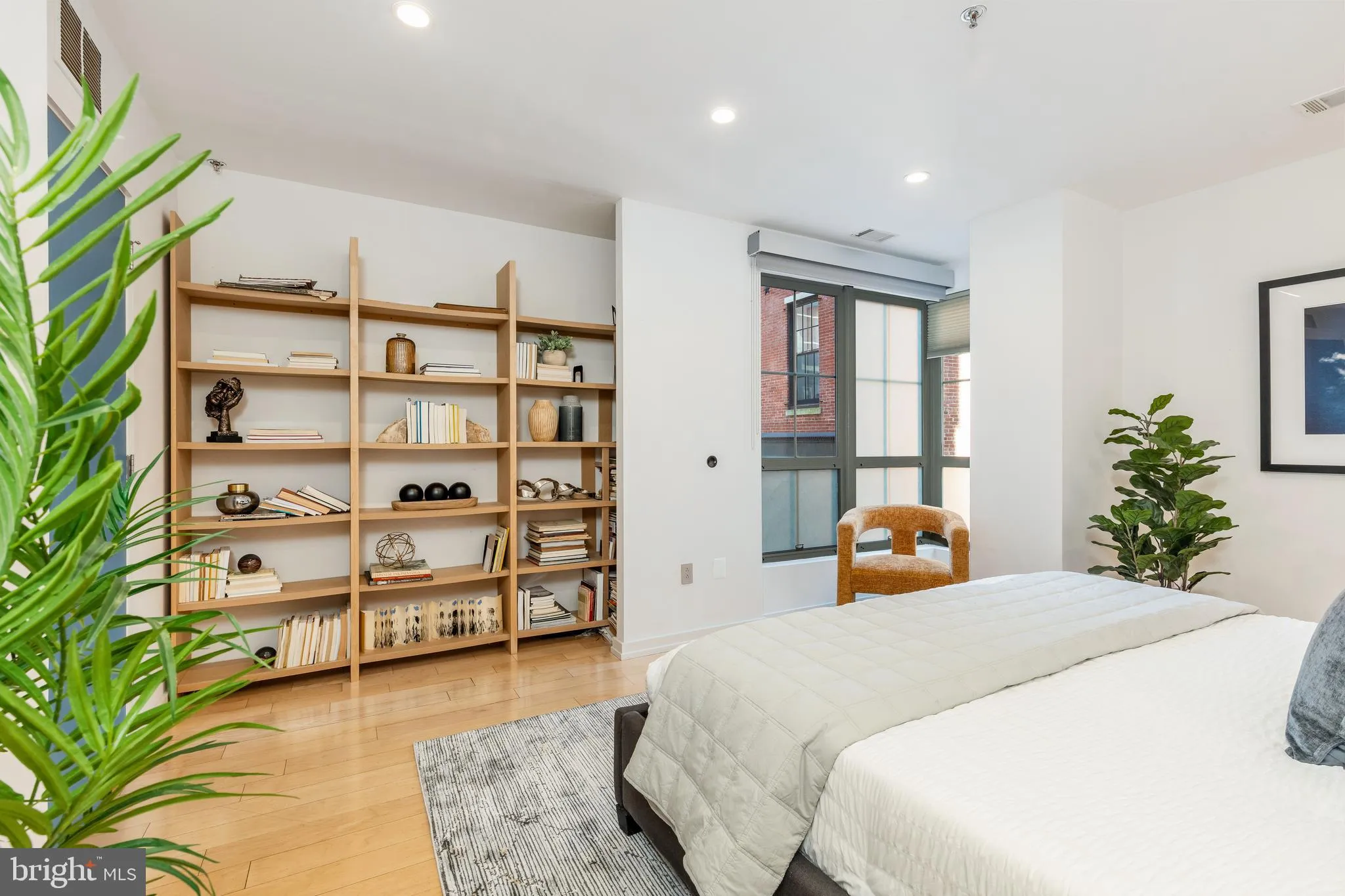Philadelphia, Pennsylvania 19106, United States, 3 Bedrooms Bedrooms, ,3 BathroomsBathrooms,Residential,Contingent,84030