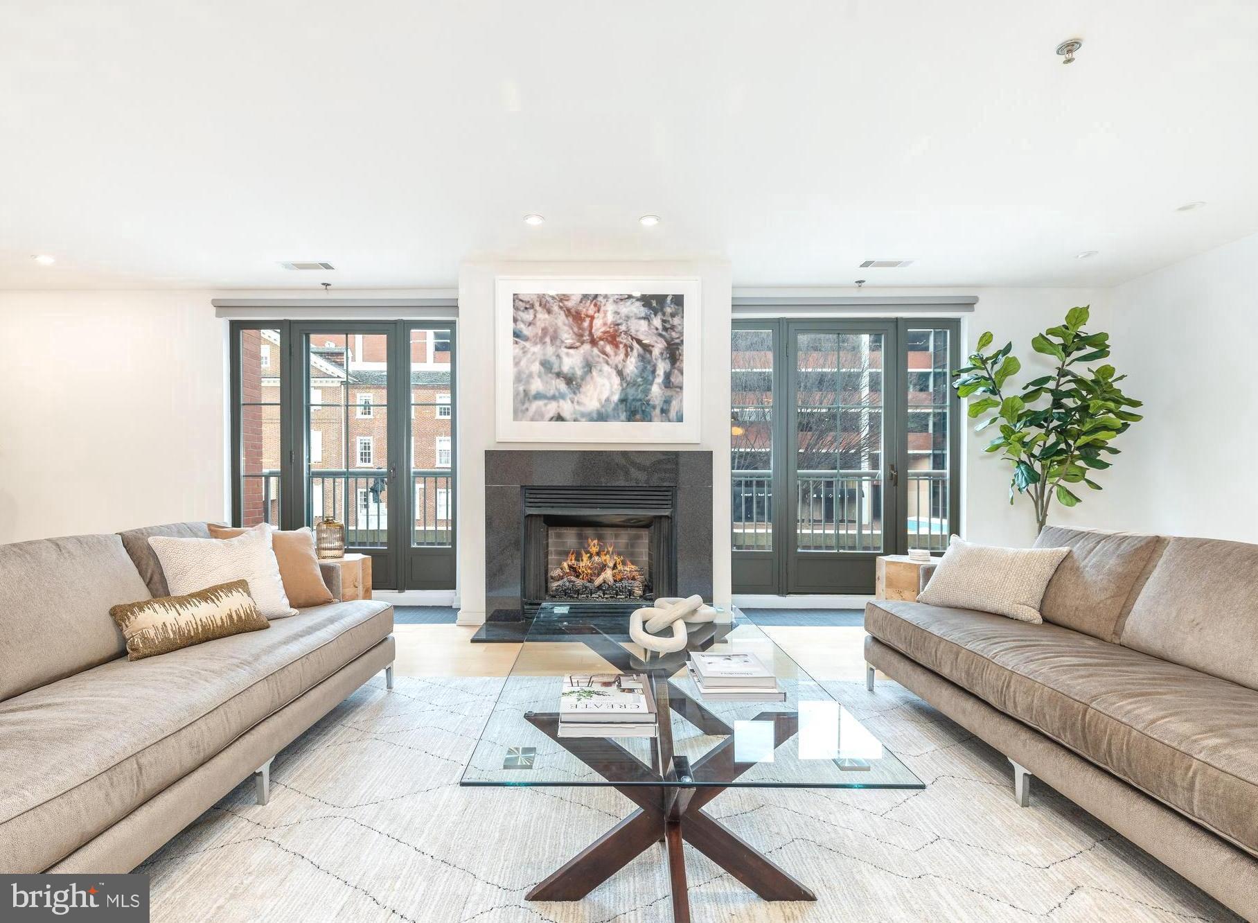 SOCIETY HILL - Residential