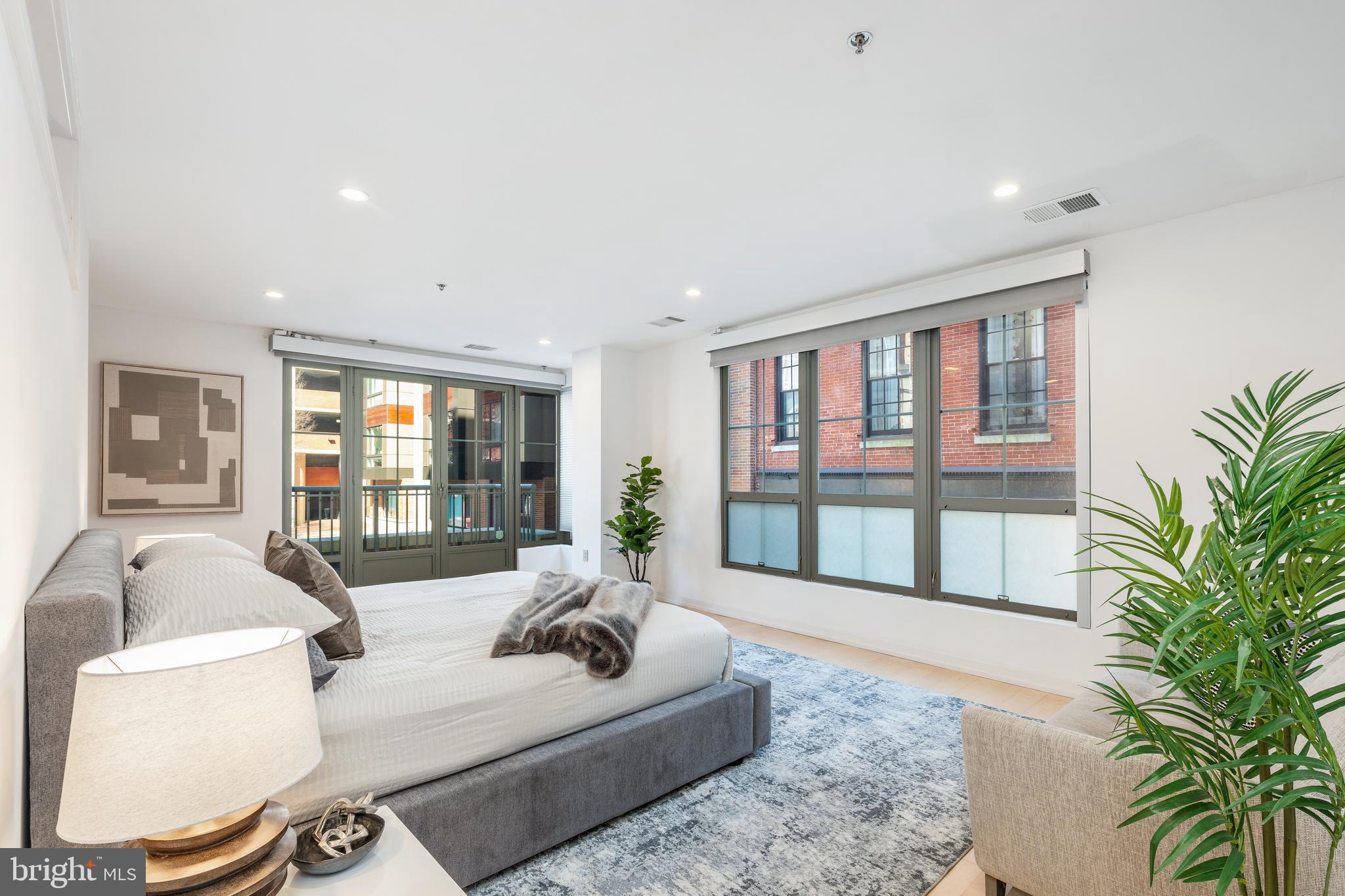 SOCIETY HILL - Residential