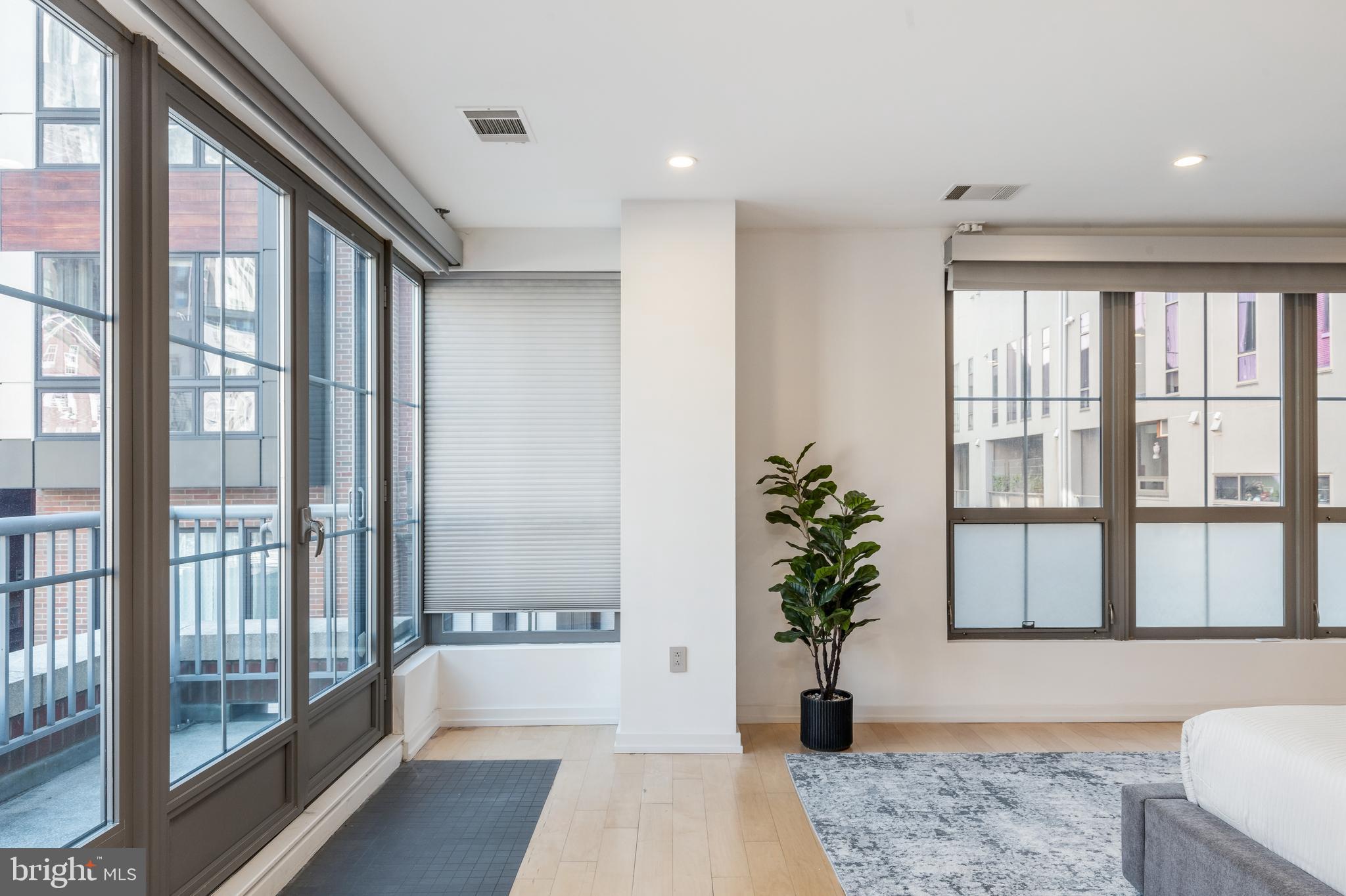 SOCIETY HILL - Residential