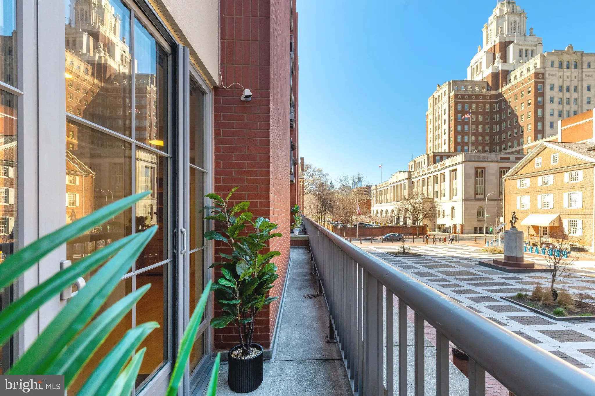 Philadelphia, Pennsylvania 19106, United States, 3 Bedrooms Bedrooms, ,3 BathroomsBathrooms,Residential,Contingent,84030