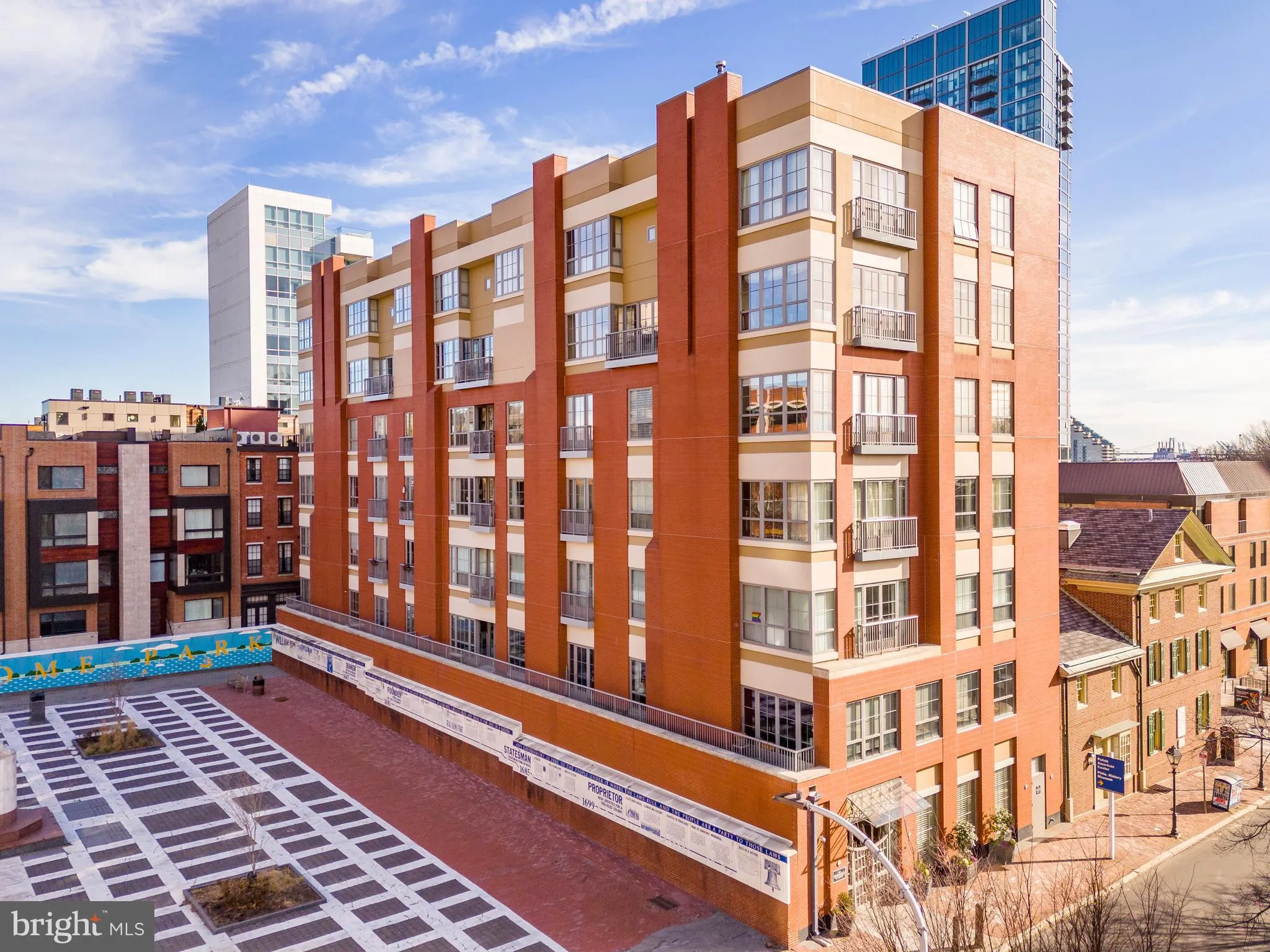 Philadelphia, Pennsylvania 19106, United States, 3 Bedrooms Bedrooms, ,3 BathroomsBathrooms,Residential,Contingent,84030