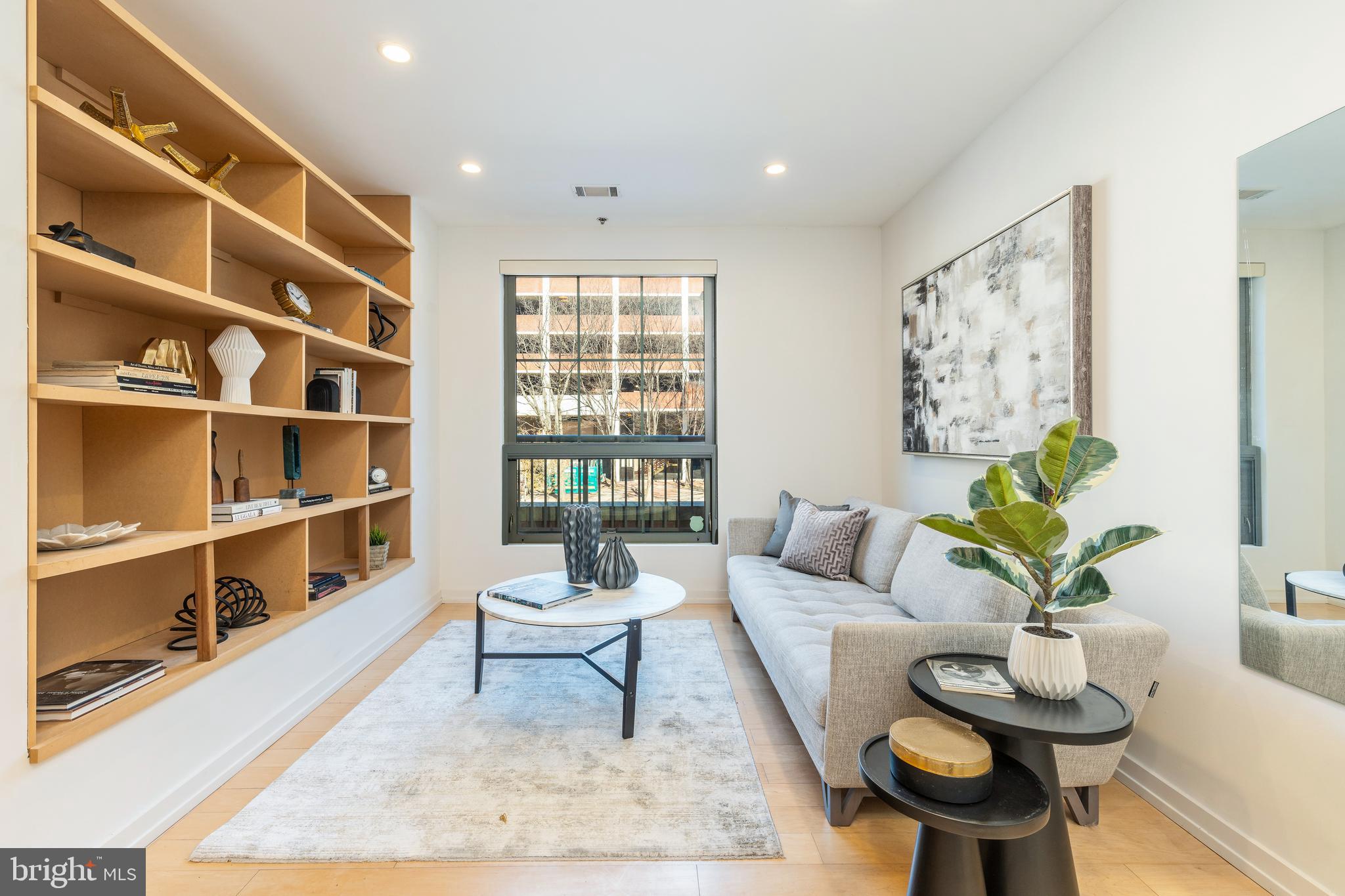 SOCIETY HILL - Residential