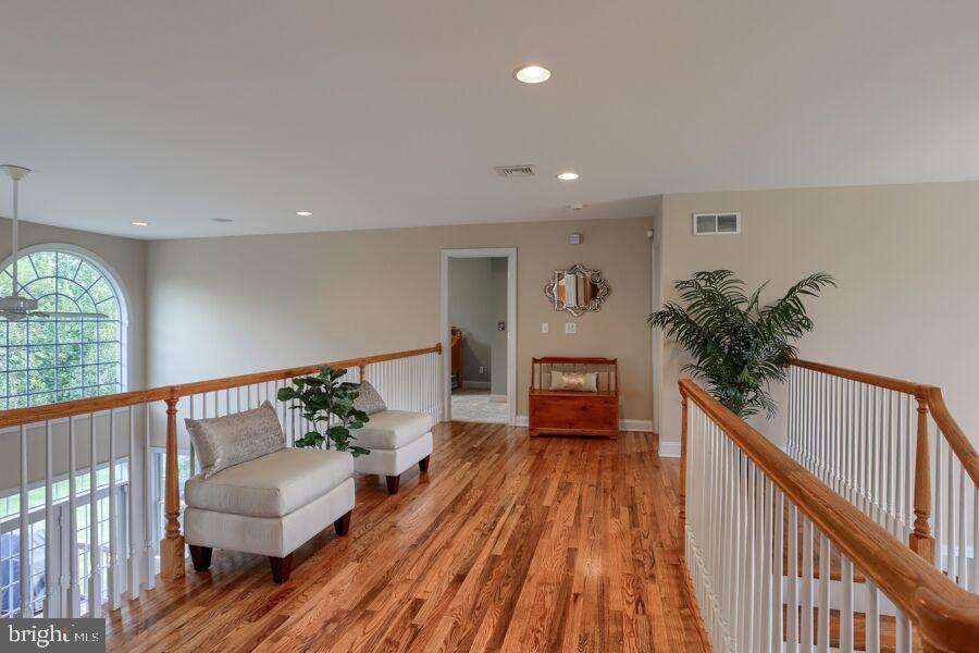 CLARENDON - Residential