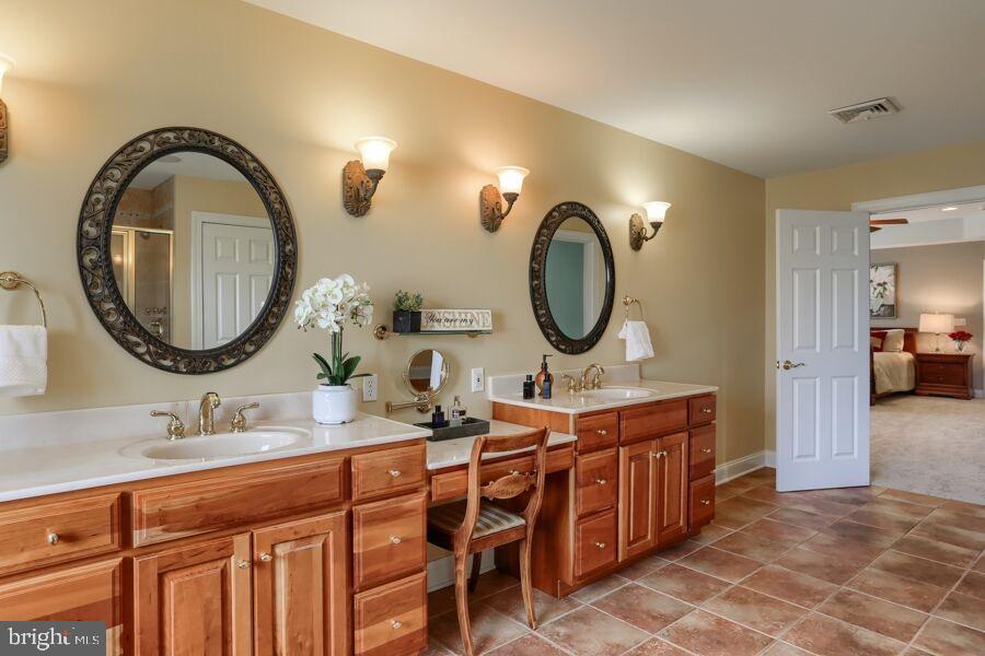 CLARENDON - Residential