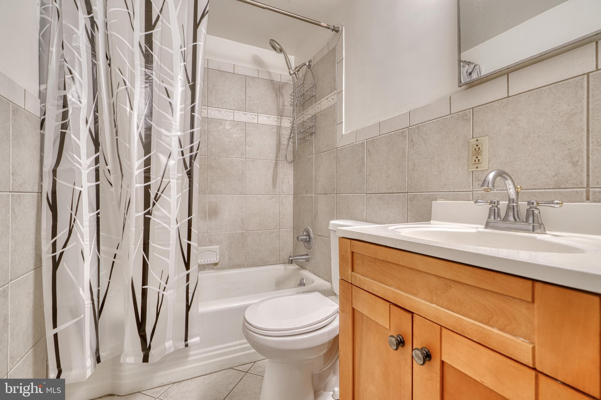 BOLTON HILL HISTORIC DISTRICT - Residential Lease