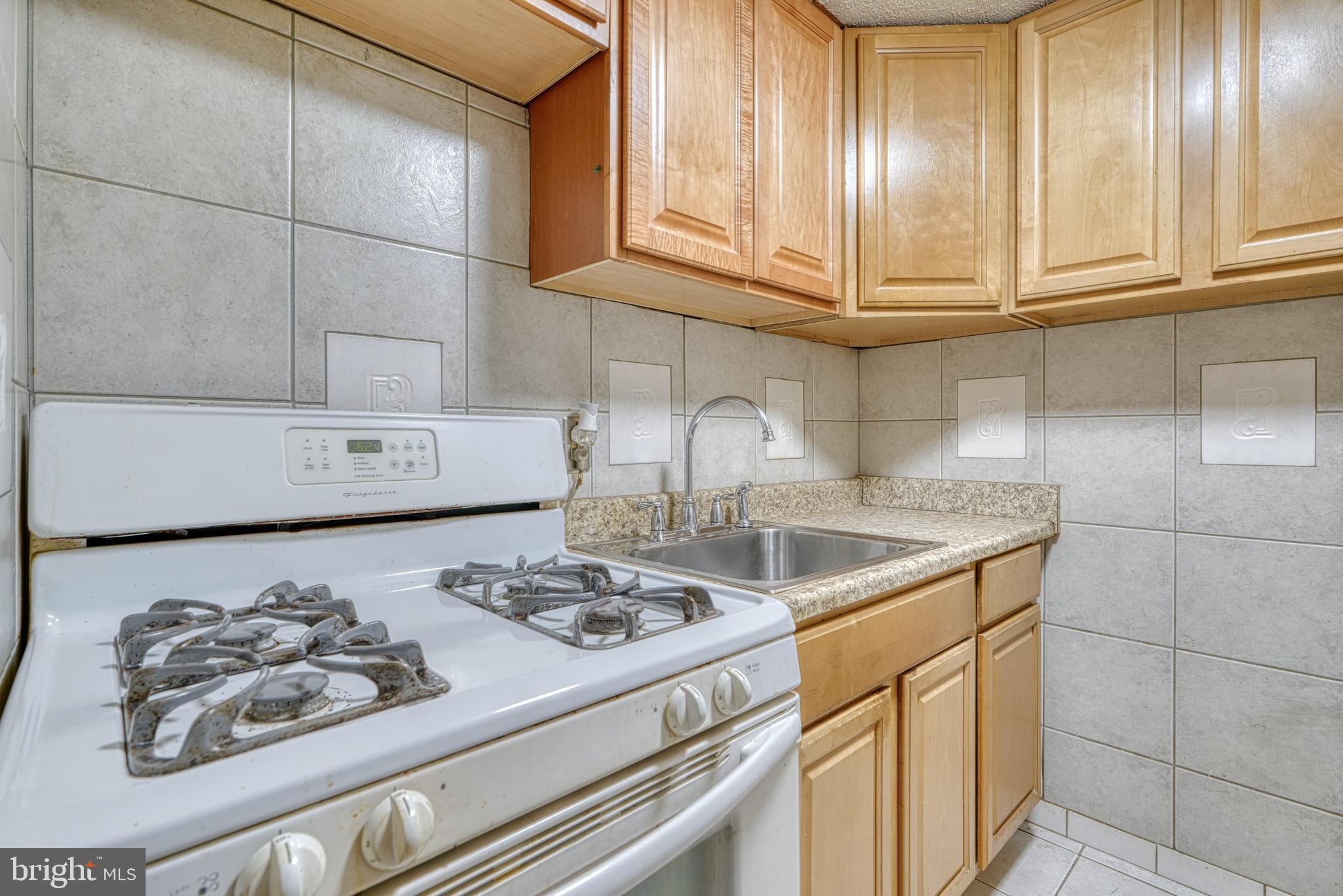 BOLTON HILL HISTORIC DISTRICT - Residential Lease