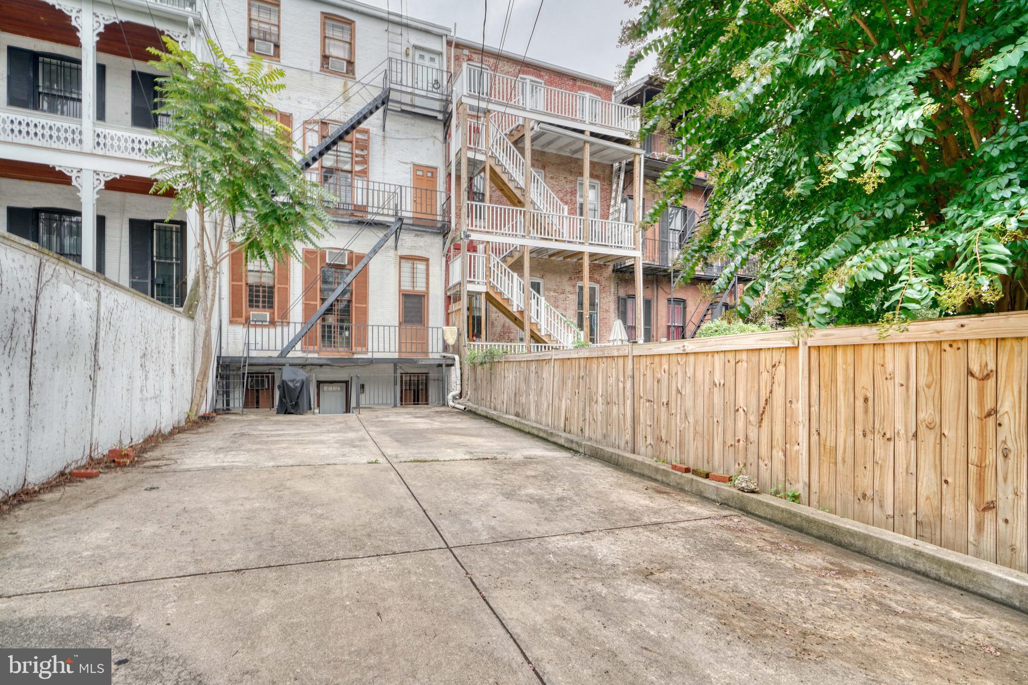 BOLTON HILL HISTORIC DISTRICT - Residential Lease