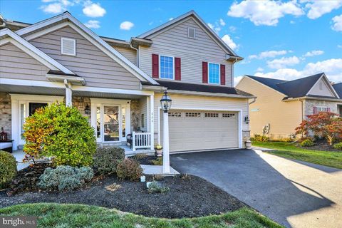 Photo of 666 Florin Avenue, MOUNT JOY, PA 17552 (MLS # PALA2062700)