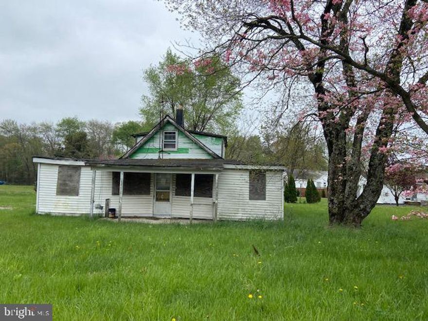 Wonderful opportunity to build your dream home or investment property!!  Six lots available.  House is on one of the six lots available, which can either be torn down or built on existing structure.  

 .86 acre lot with public water and septic 300-125. Lots # 3-8 convey, zoned R2.  Just a stone's throw to Lake Waterford Park offering fishing, tennis &  much more.

House can be rebuilt from existing structure. Large 300X125 lot#'s 3-8 zoned r2. Public water on .86 acre lot. Home sold "as is".