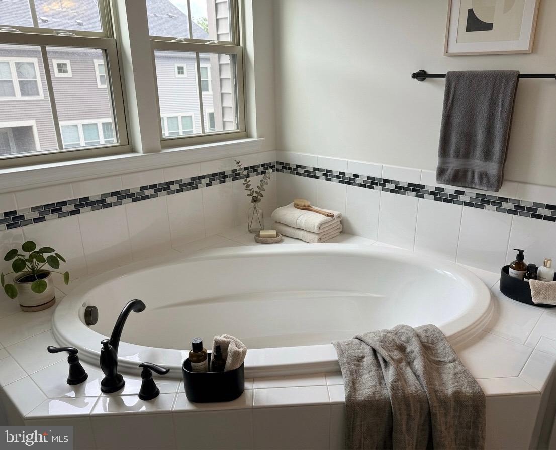LOUDOUN CROSSING CONDOMINIUM - Residential