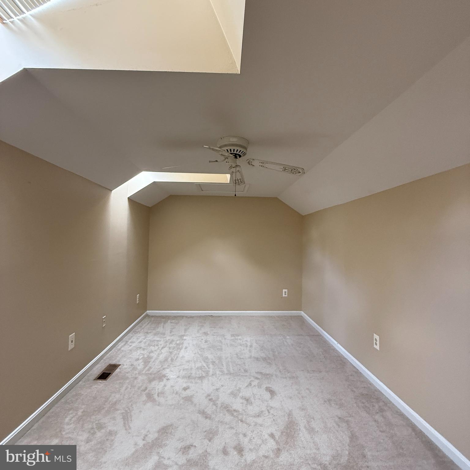 FOREST VIEW - Residential Lease