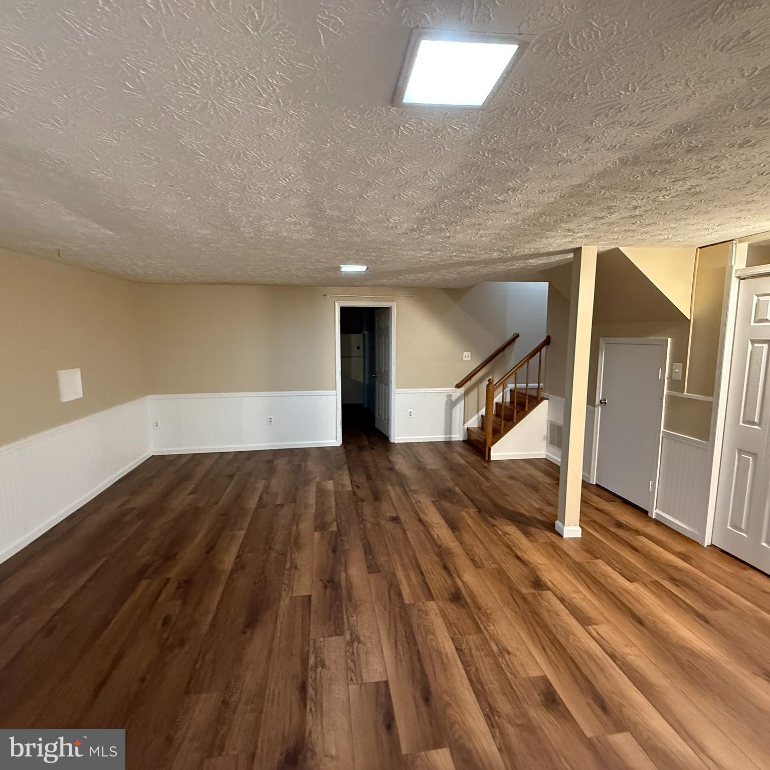 FOREST VIEW - Residential Lease