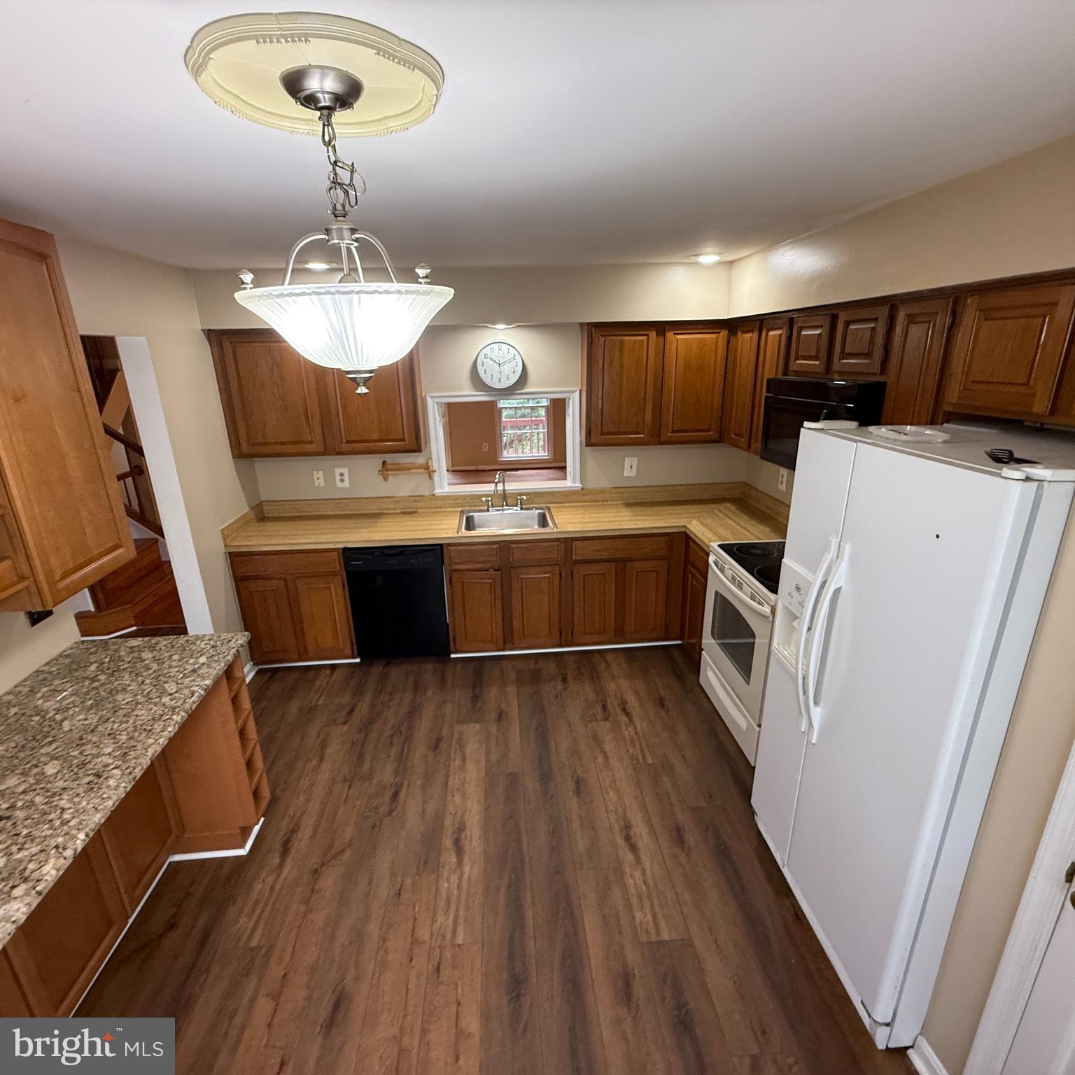 FOREST VIEW - Residential Lease