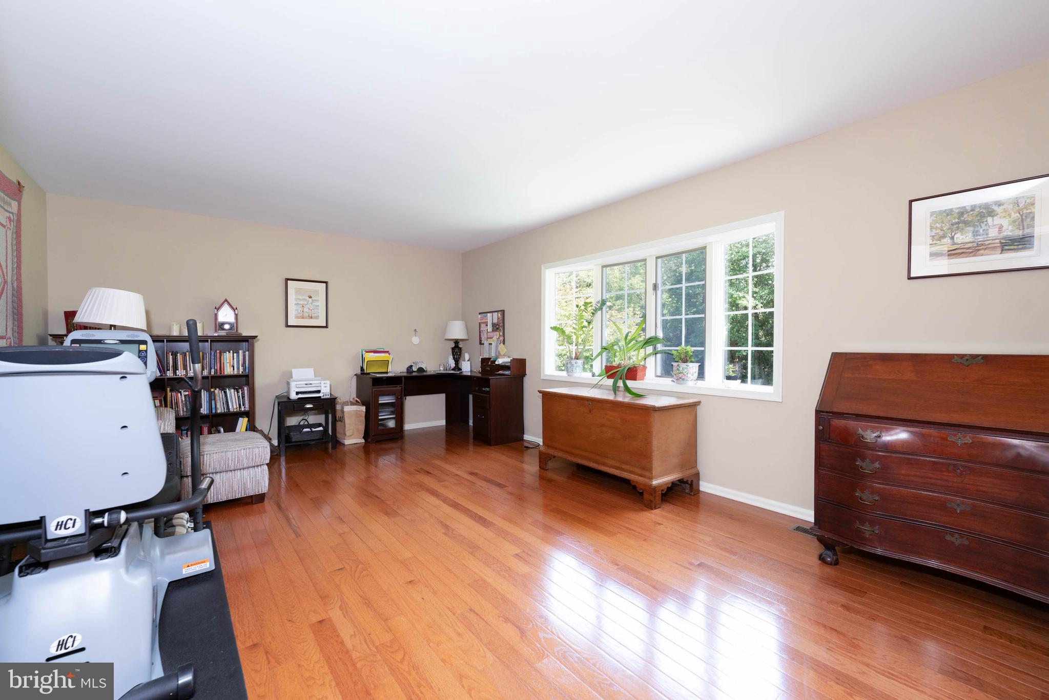 HICKORY HILL ESTATES - Residential