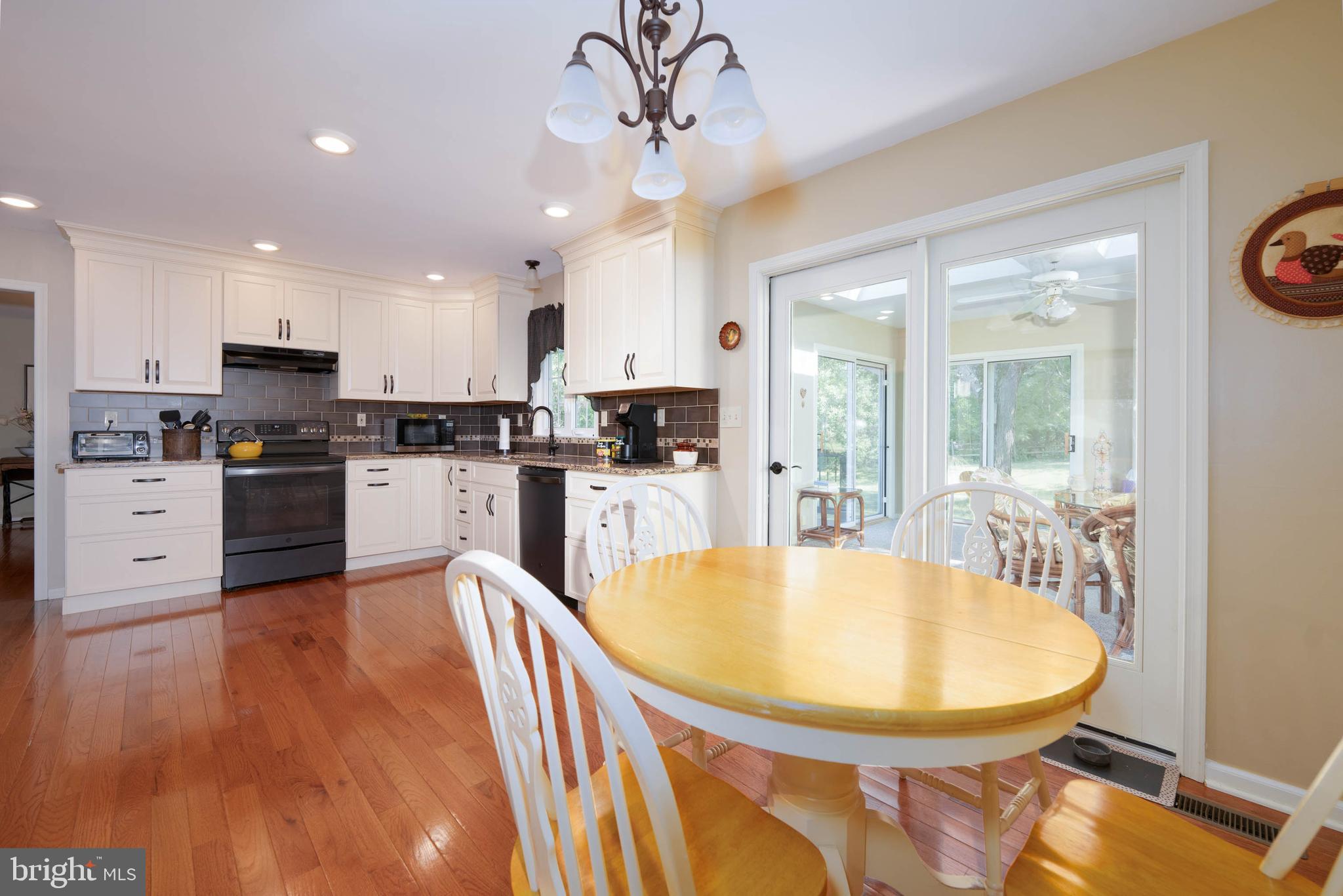 HICKORY HILL ESTATES - Residential