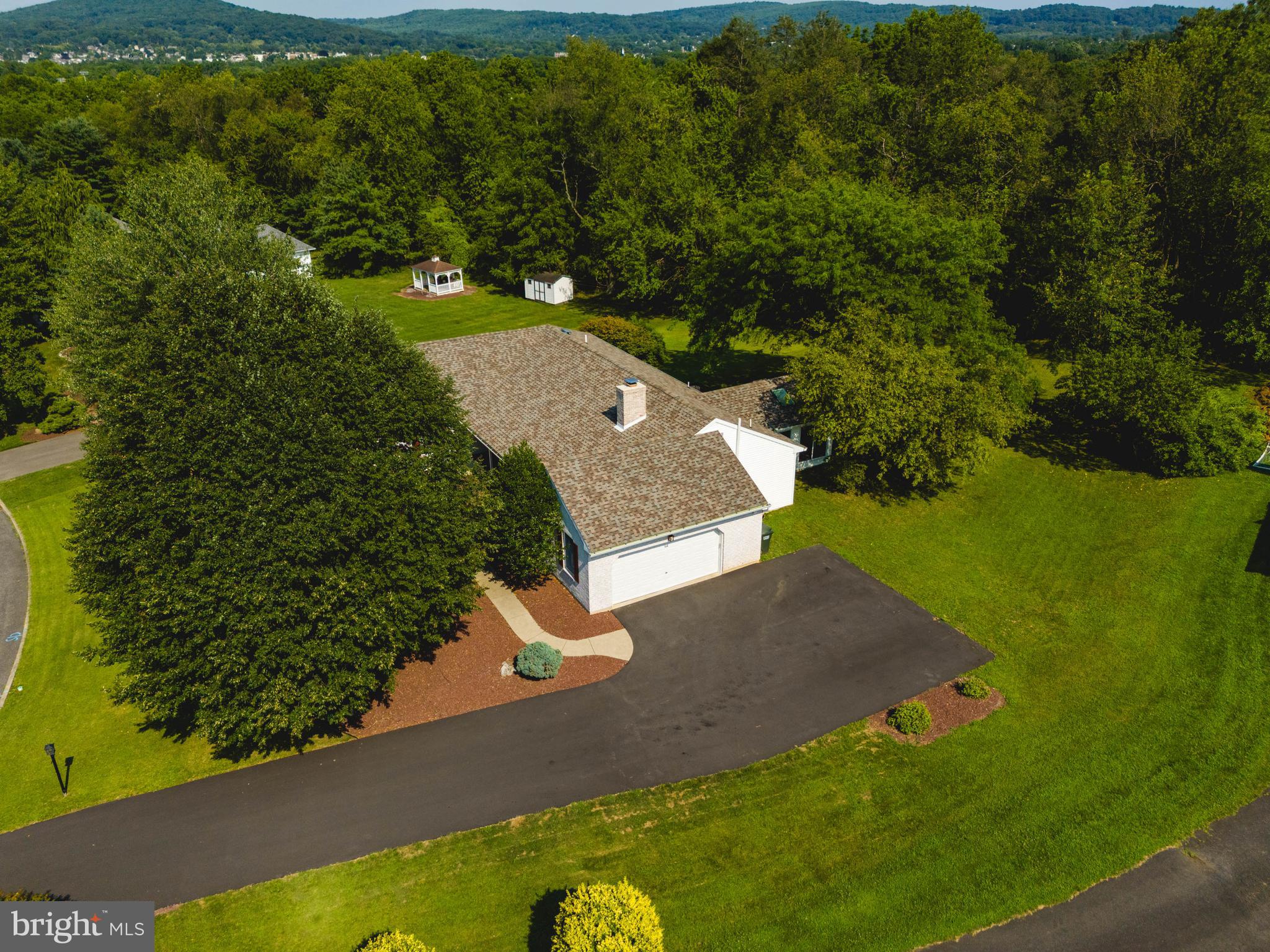 HICKORY HILL ESTATES - Residential