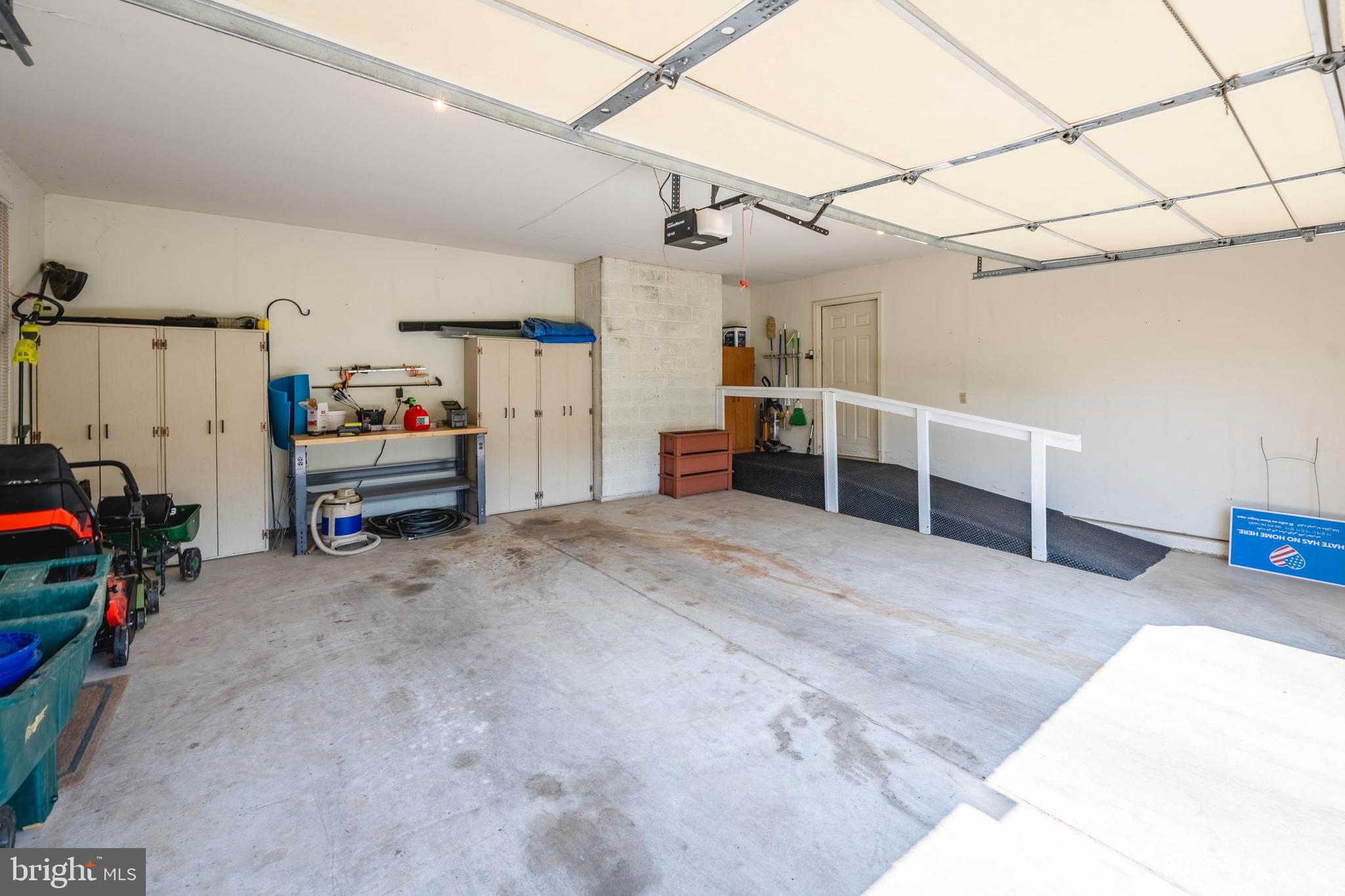 HICKORY HILL ESTATES - Residential