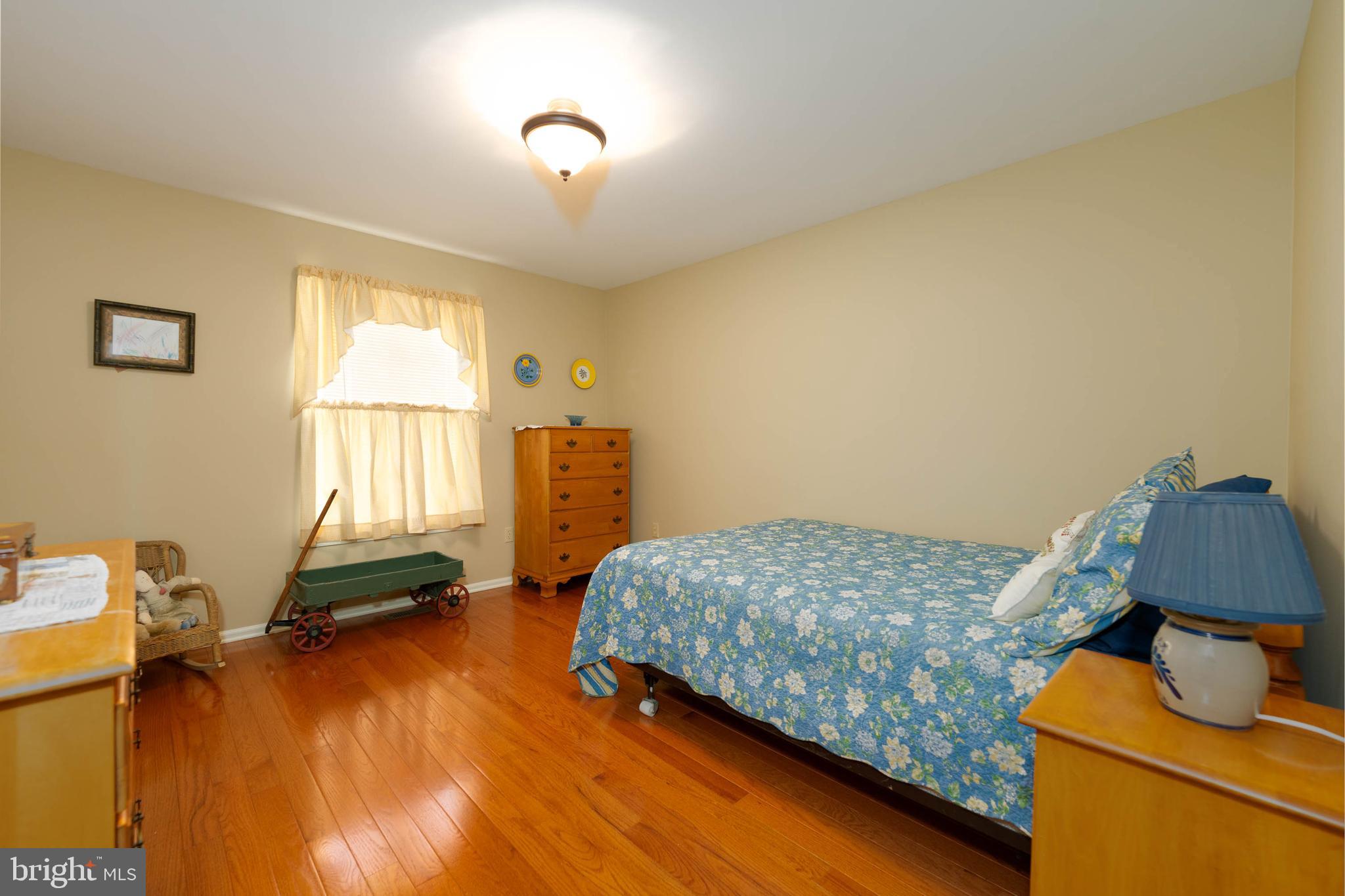 HICKORY HILL ESTATES - Residential