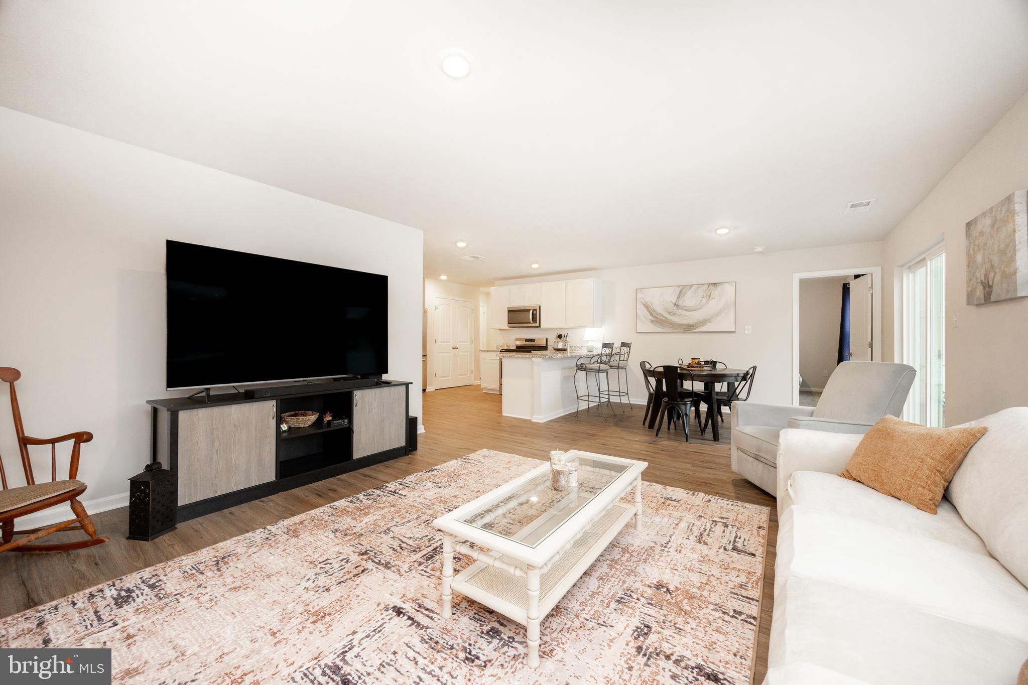 BERGMONT WOODS - Residential