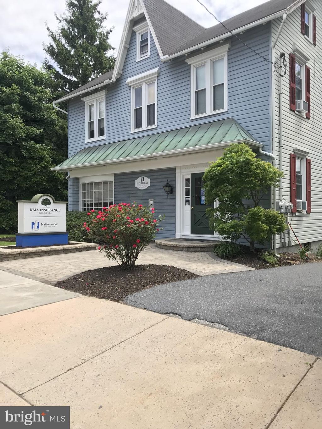 Photo of 128 W MAIN ST, NEW HOLLAND, PA 17557 (MLS # PALA2029980)
